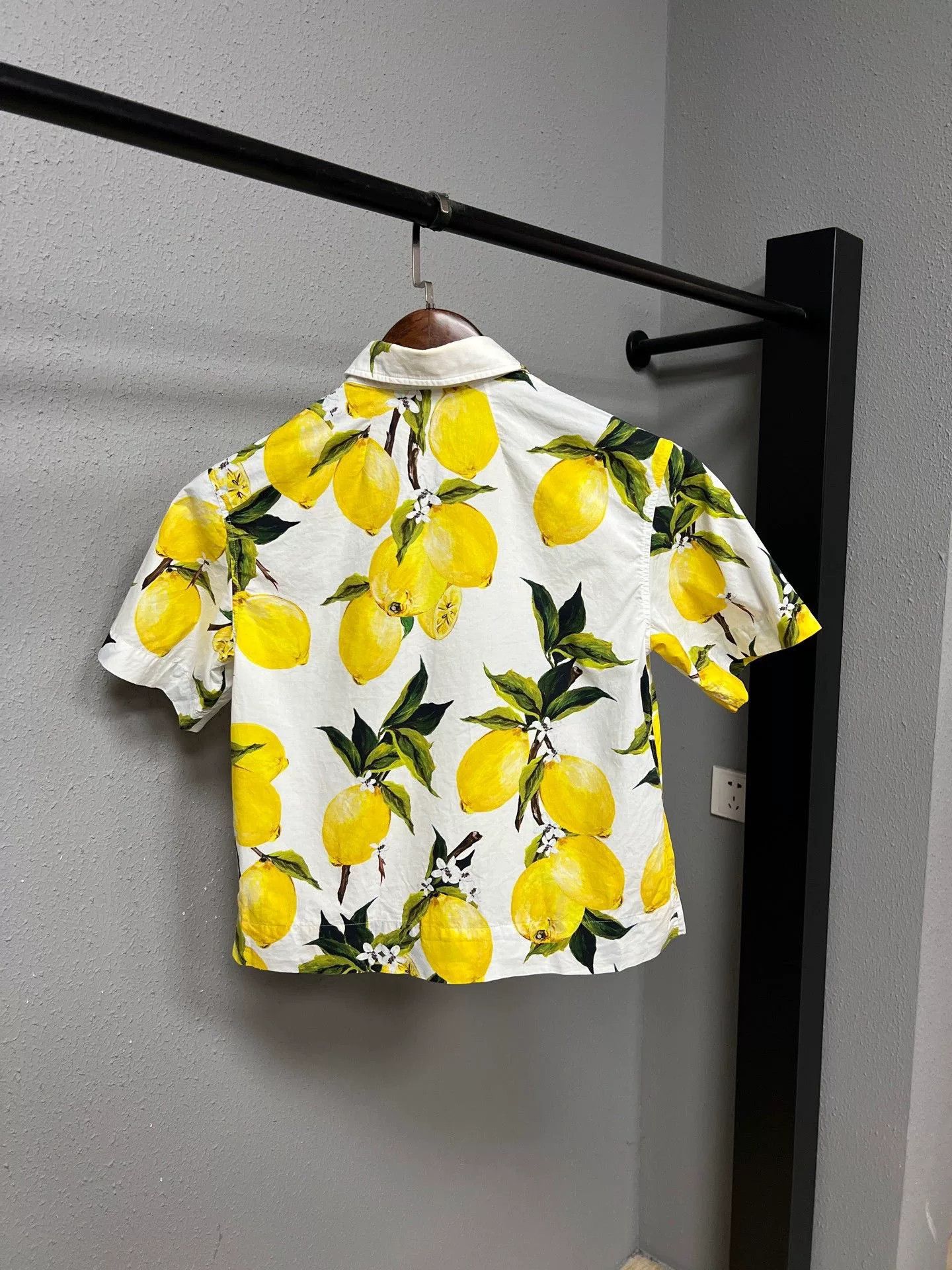 Dolce & Gabbana D&G Diamond Button Lemon Short-Sleeve Shirt Size S / US 4 / IT 40 - 2 Thumbnail
