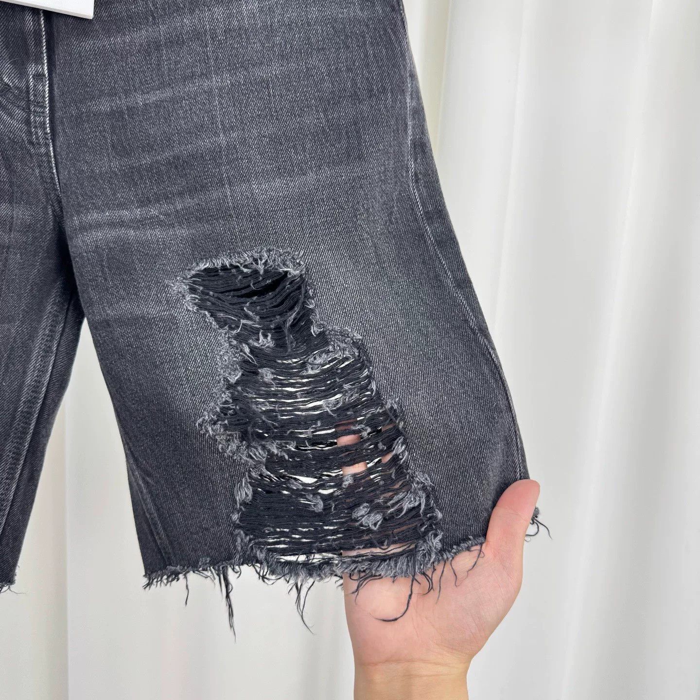 Givenchy Givenchy Washed Distressed Denim Shorts Size US 36 / EU 52 - 3 Thumbnail