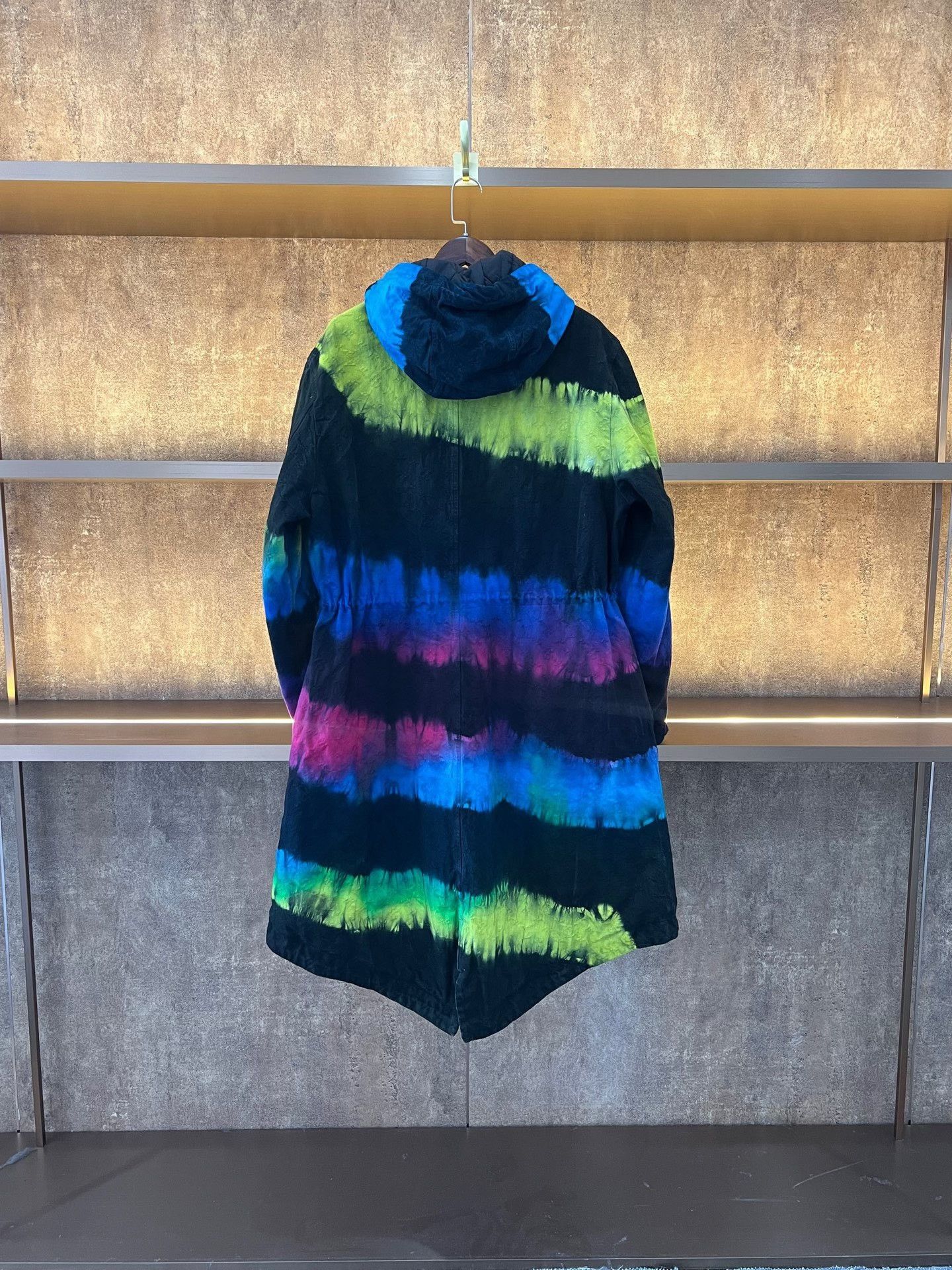 Louis Vuitton Louis Vuitton Rainbow Gradient All-Over Print Parka Size US M / EU 48-50 / 2 - 2 Thumbnail