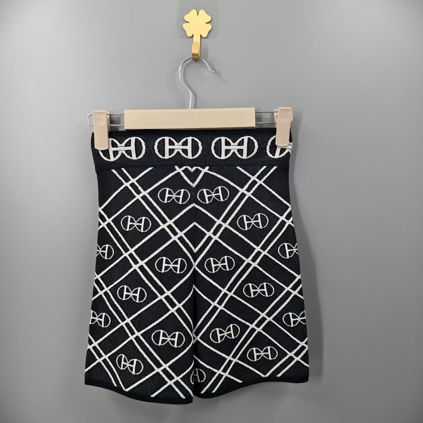 Hermes Hermes Full Print Pig Nose Knit Shorts Size 36" / US 14 / IT 50 - 2 Thumbnail
