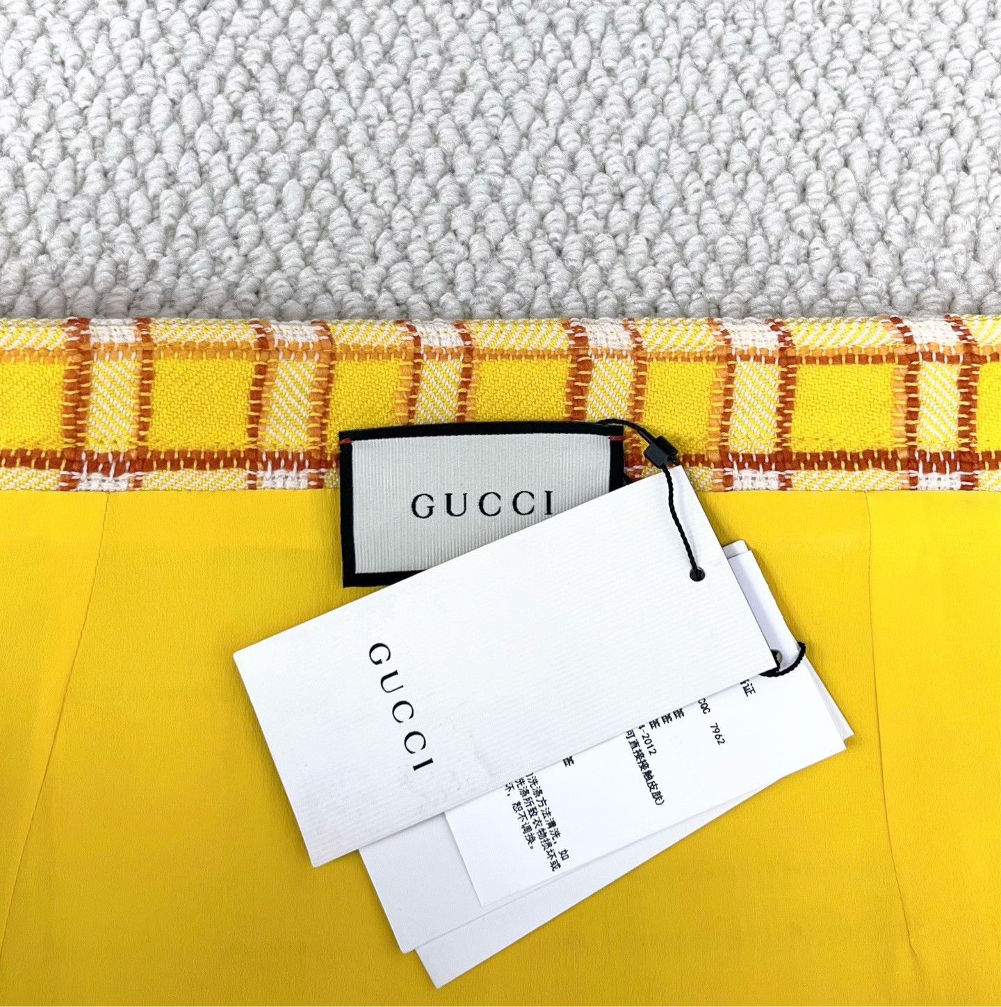 Gucci Gucci Yellow Plaid Wool Knit Skirt Size 42" / US 20 - 3 Thumbnail