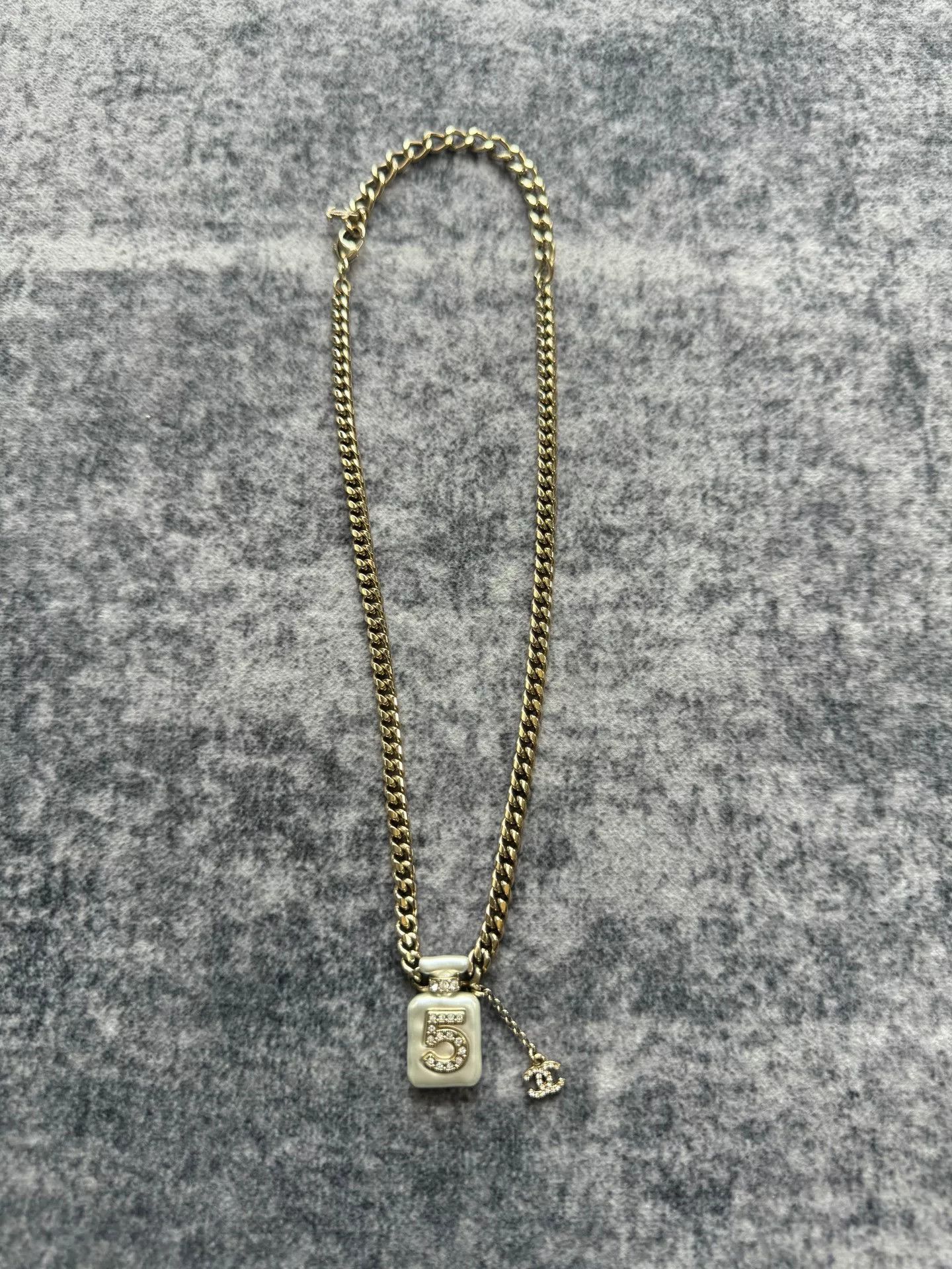 Chanel Chanel Diamond Perfume Bottle Necklace Size ONE SIZE - 2 Thumbnail