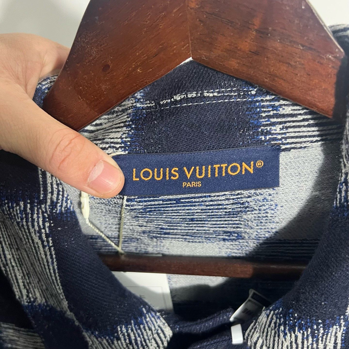 Louis Vuitton Louis Vuitton Knit Shirt xxl Men Size US XXL / EU 58 / 5 - 3 Thumbnail
