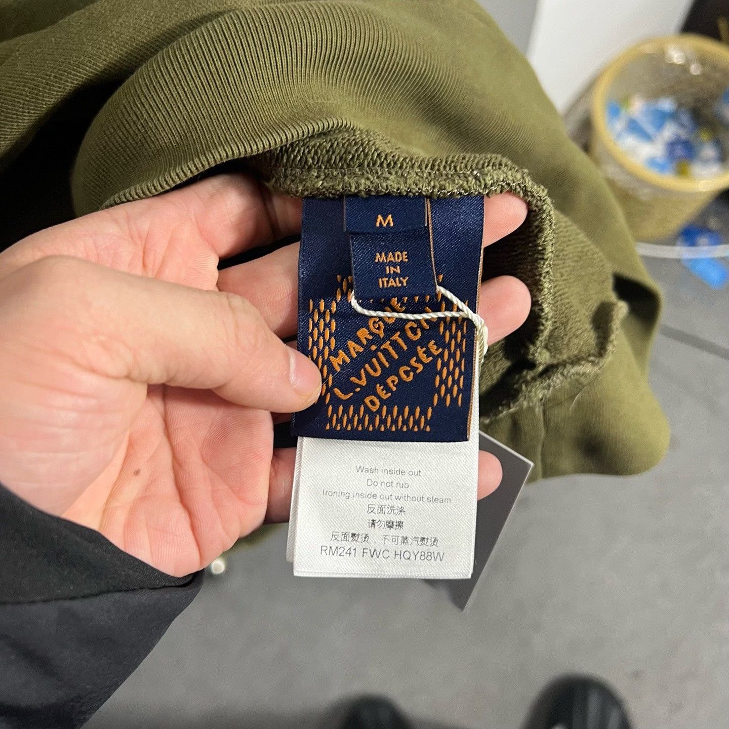 Louis Vuitton Louis Vuitton Hoodie m Men Size US M / EU 48-50 / 2 - 4 Thumbnail