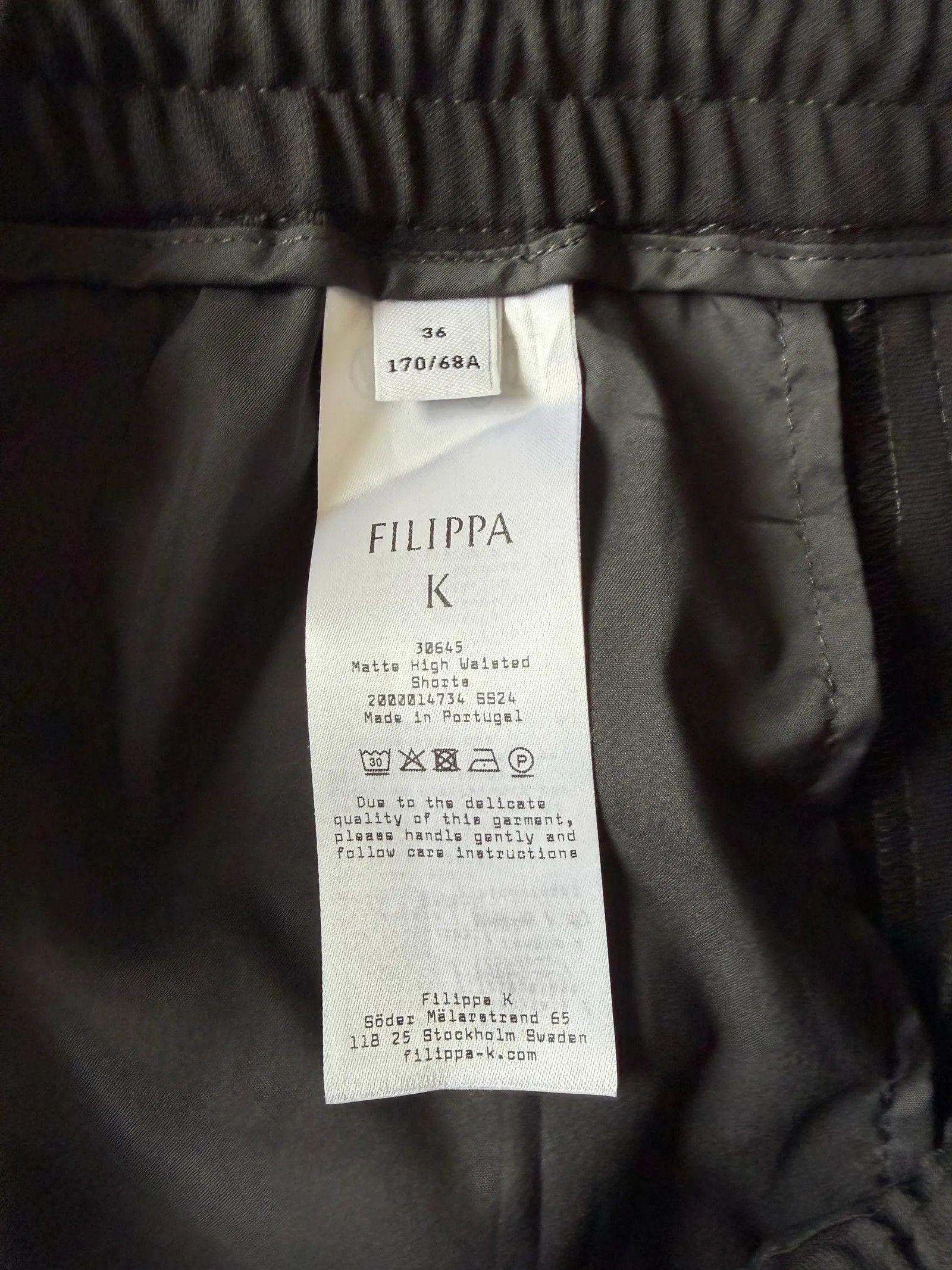 Filippa K Filippa K Matte High Waisted Shorts Shorts Size 26" / US 2 / IT 38 - 5 Thumbnail