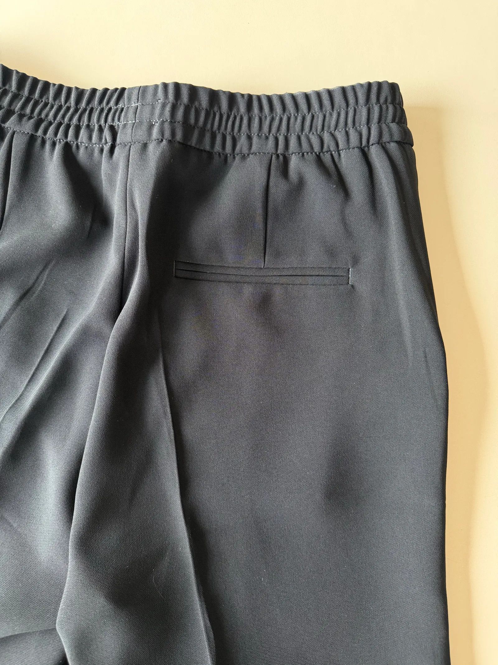Filippa K Filippa K Matte High Waisted Shorts Shorts Size 26" / US 2 / IT 38 - 7 Thumbnail
