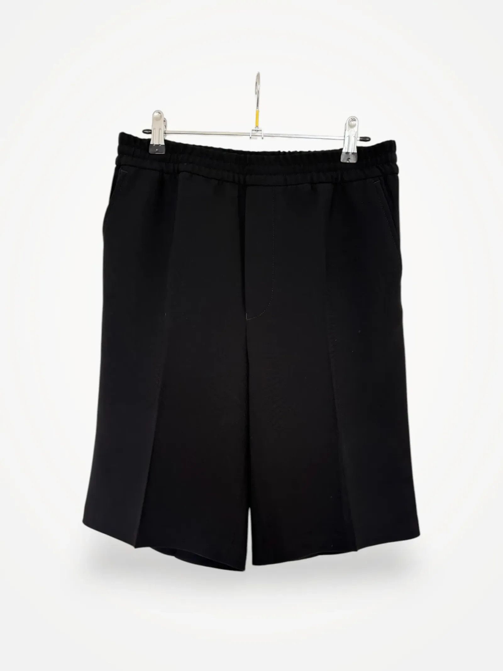 Filippa K Filippa K Matte High Waisted Shorts Shorts Size 26" / US 2 / IT 38 - 2 Thumbnail