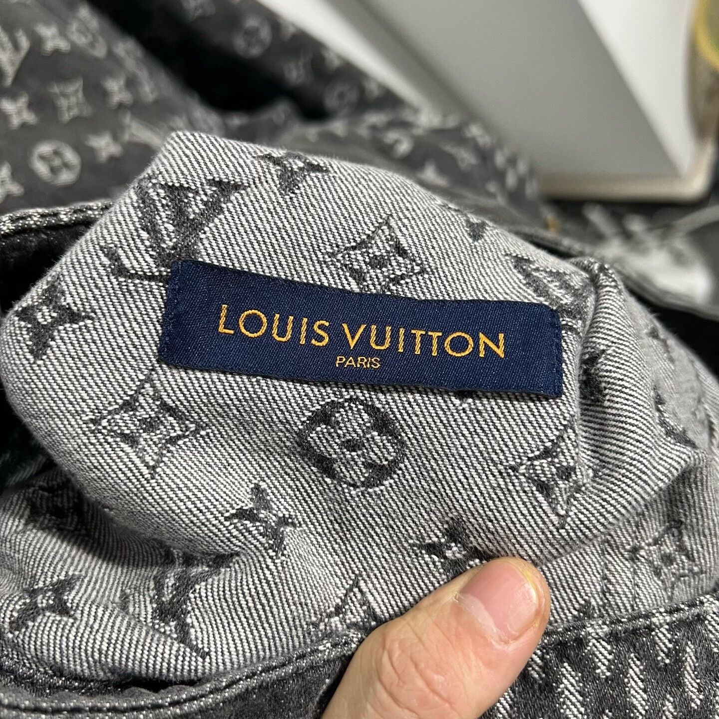 Louis Vuitton Louis Vuitton Denim Gray Light Jacket s Men Size US S / EU 44-46 / 1 - 3 Thumbnail