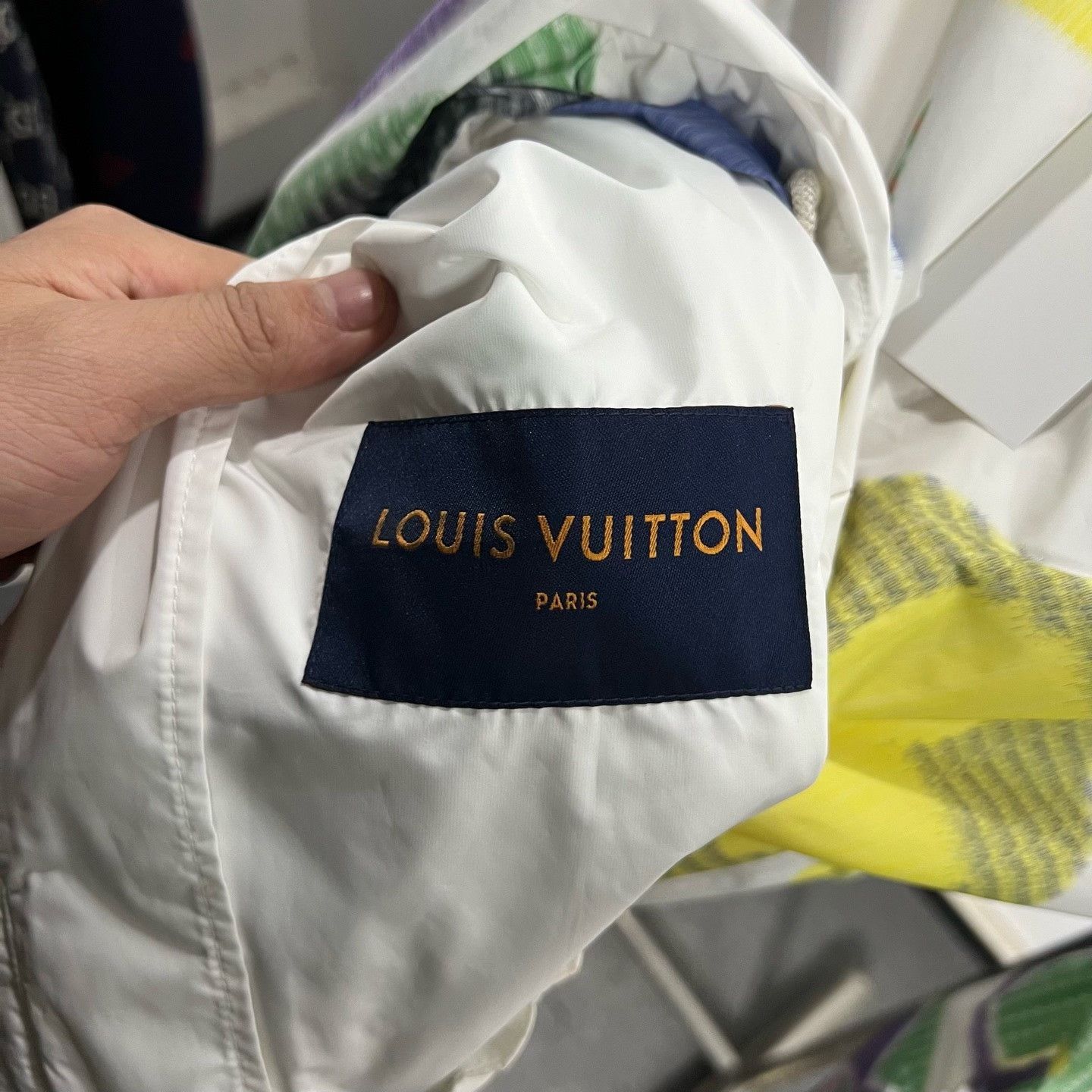 Louis Vuitton Louis Vuitton Light Jacket s Men Size US S / EU 44-46 / 1 - 3 Thumbnail
