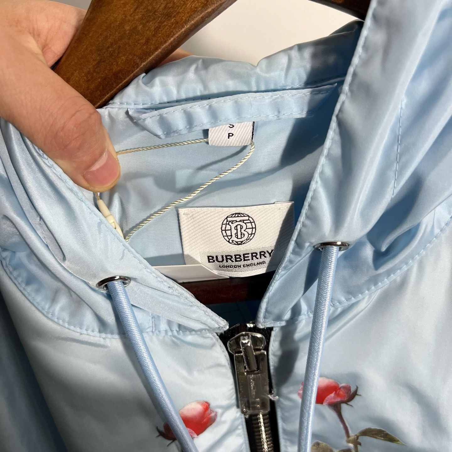 Burberry Burberry Floral Light Jacket s Men Size US S / EU 44-46 / 1 - 3 Thumbnail