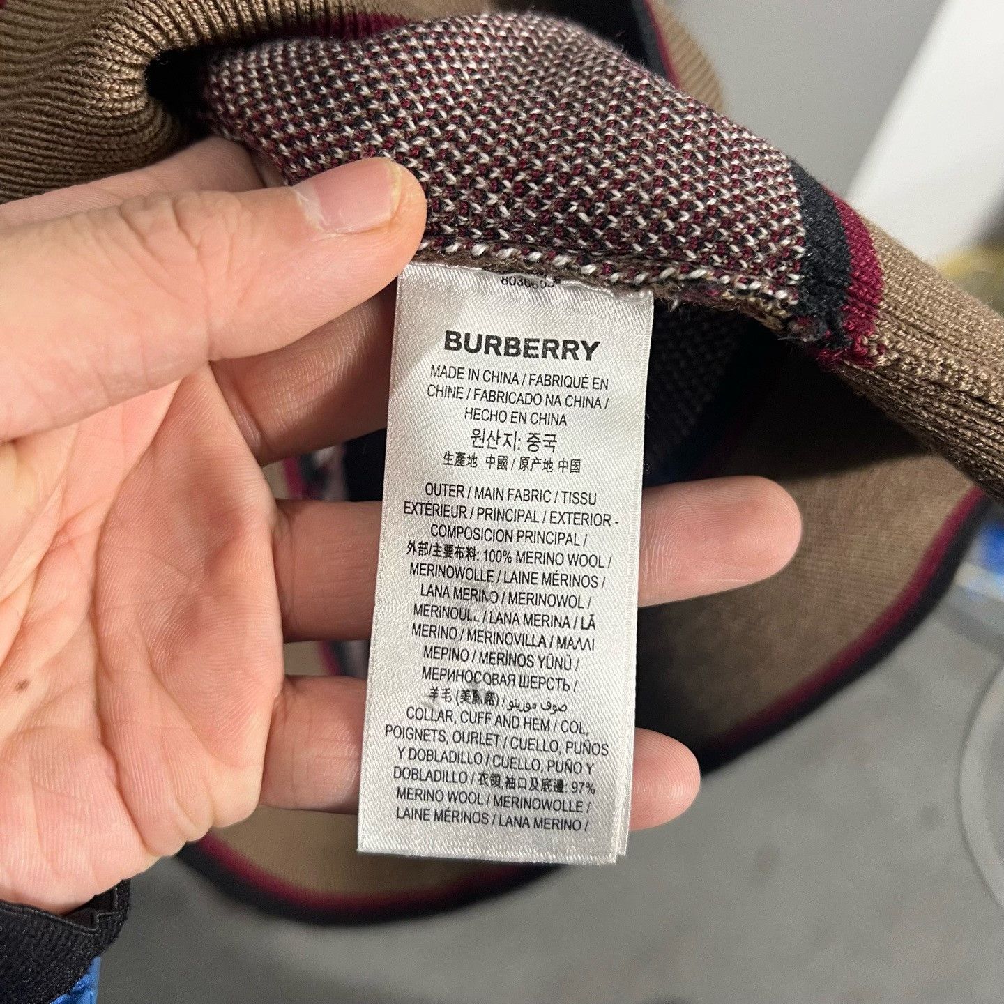 Burberry Burberry Knit Plaid Sweater L Women Size L / US 10 / IT 46 - 4 Thumbnail