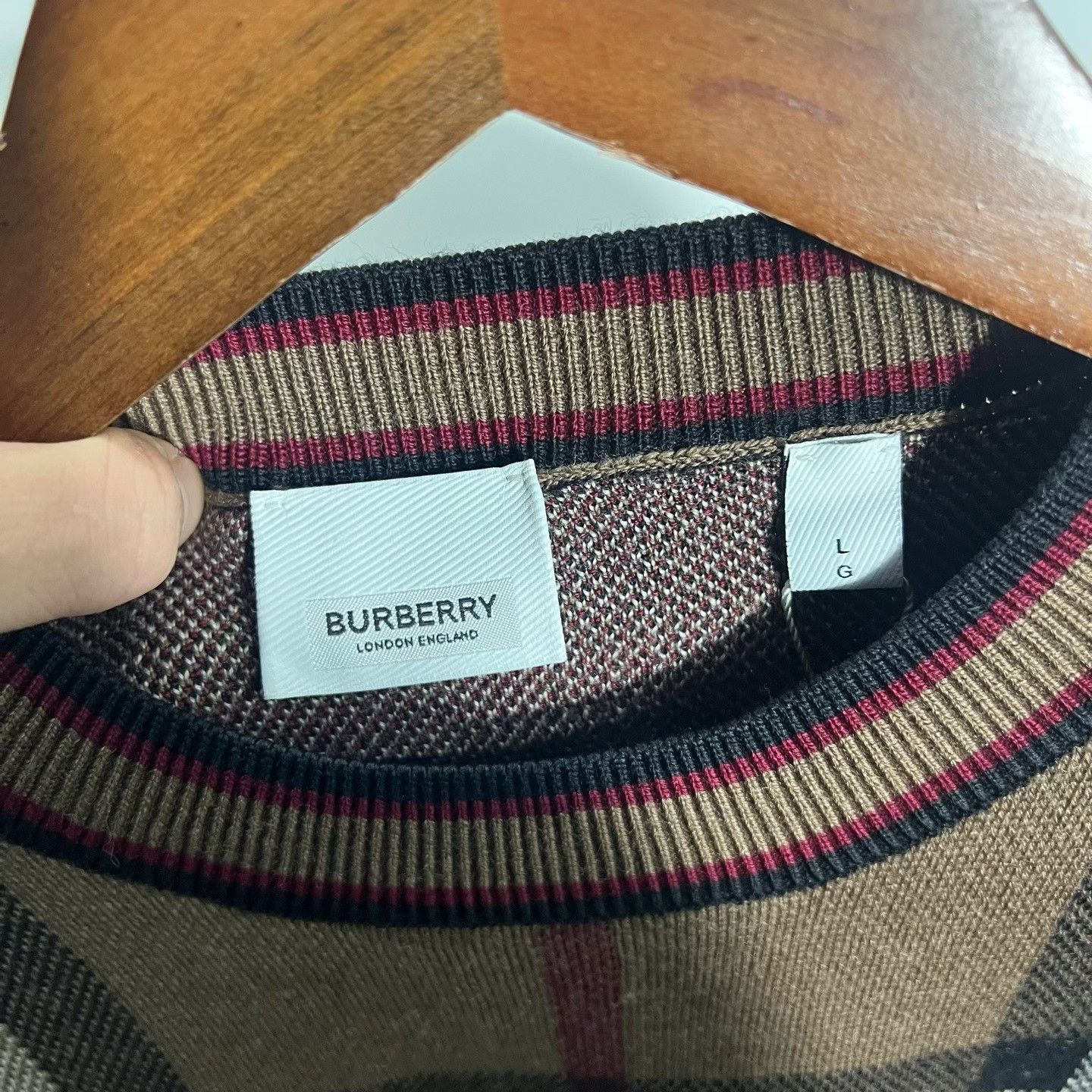 Burberry Burberry Knit Plaid Sweater L Women Size L / US 10 / IT 46 - 3 Thumbnail