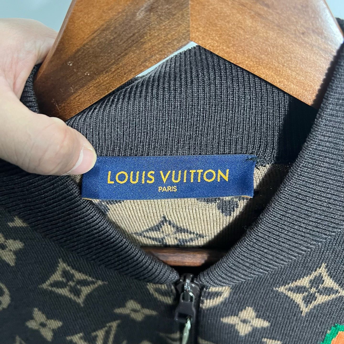 Louis Vuitton Louis Vuitton Light Jacket l Men Size US L / EU 52-54 / 3 - 3 Thumbnail