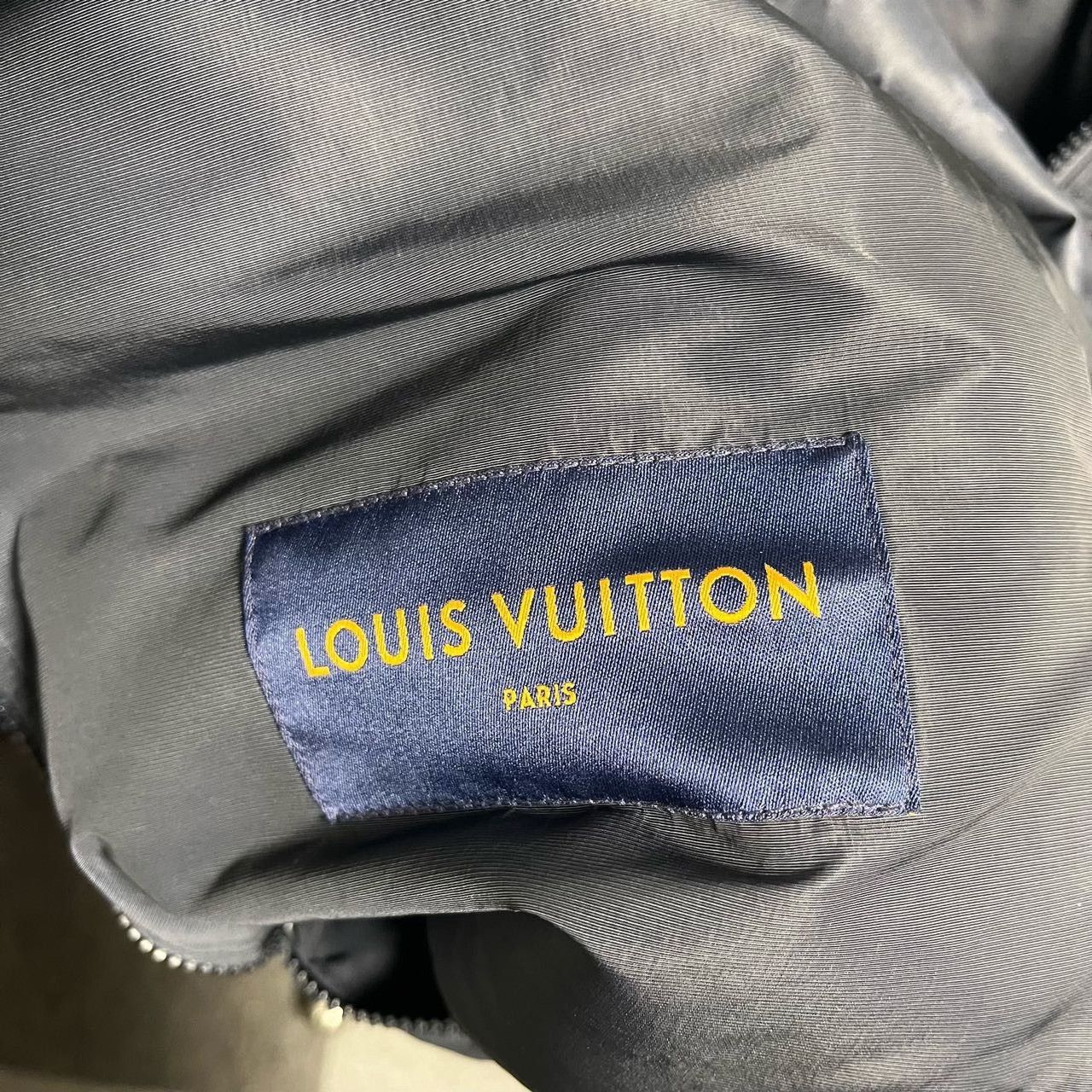 Louis Vuitton Louis Vuitton Light Jacket m Men Size US M / EU 48-50 / 2 - 3 Thumbnail