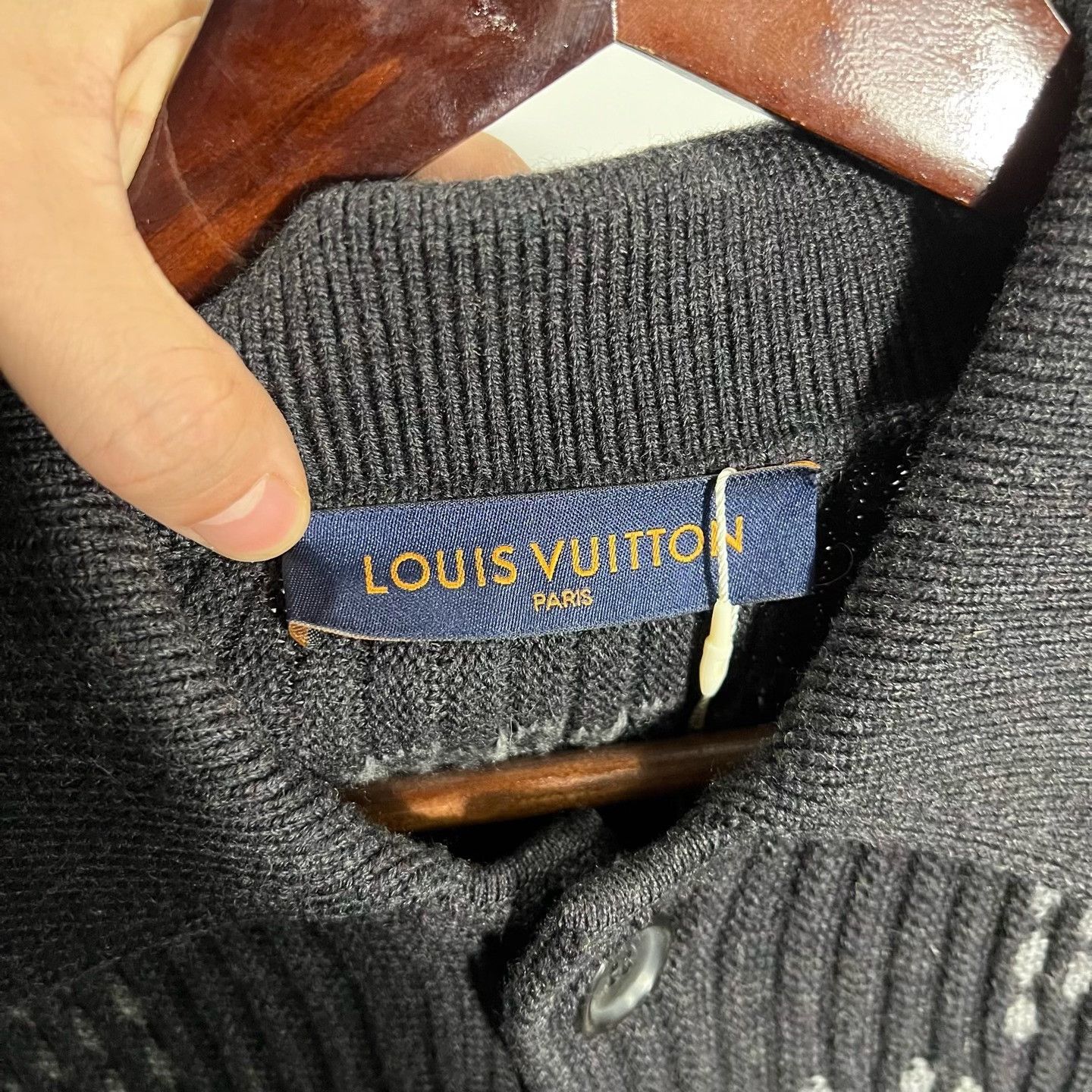 Louis Vuitton Louis Vuitton Knit Sweater l Men Size US L / EU 52-54 / 3 - 3 Thumbnail