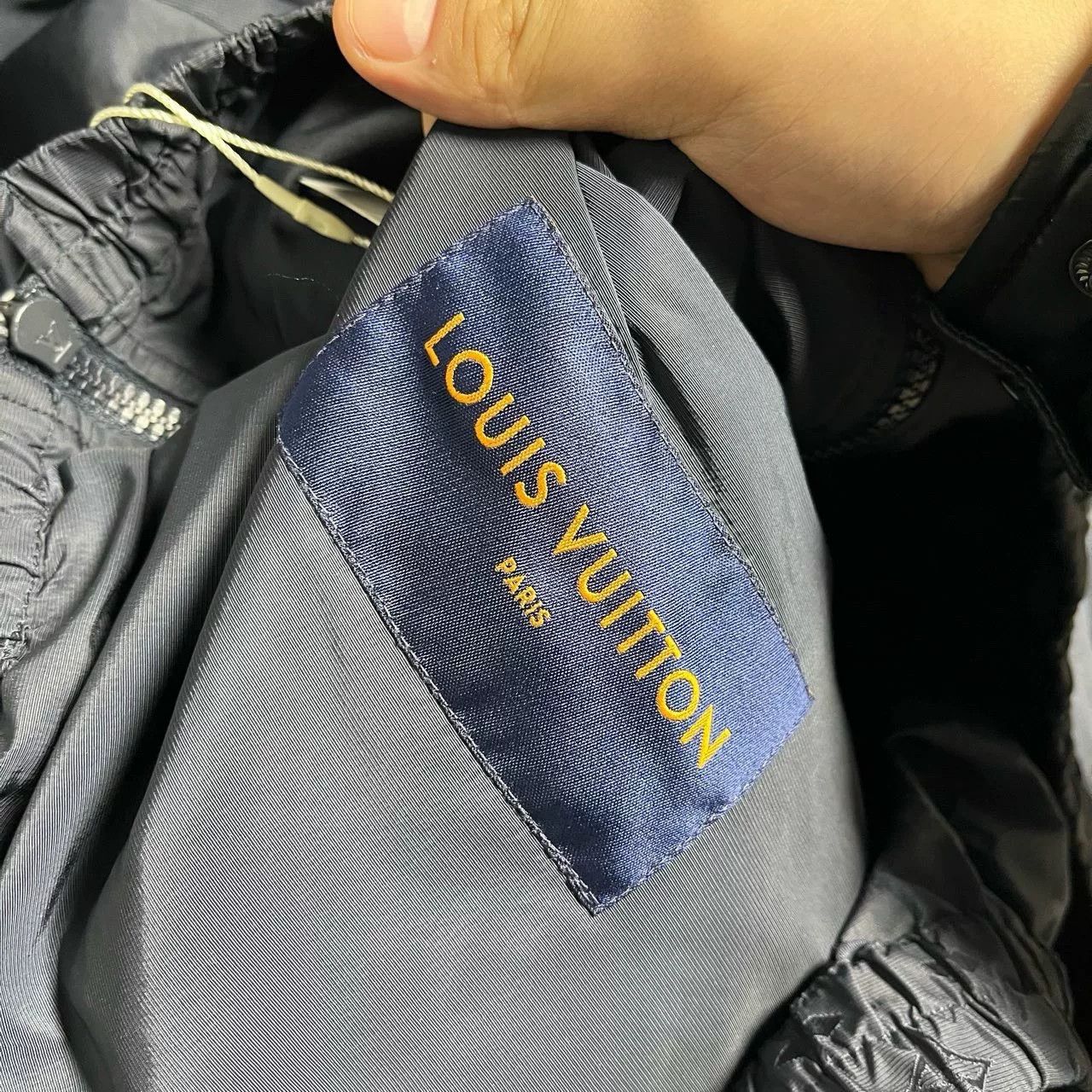 Louis Vuitton Louis Vuitton Light Jacket s Men Size US S / EU 44-46 / 1 - 3 Thumbnail