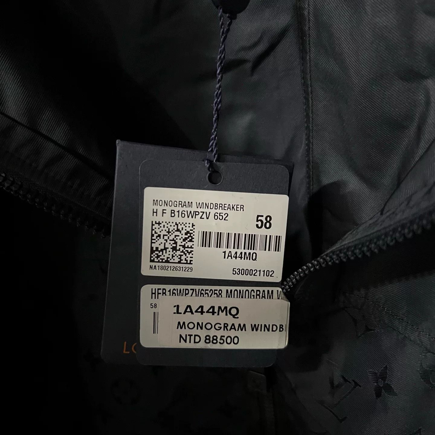 Louis Vuitton Louis Vuitton Light Jacket s Men Size US S / EU 44-46 / 1 - 5 Thumbnail