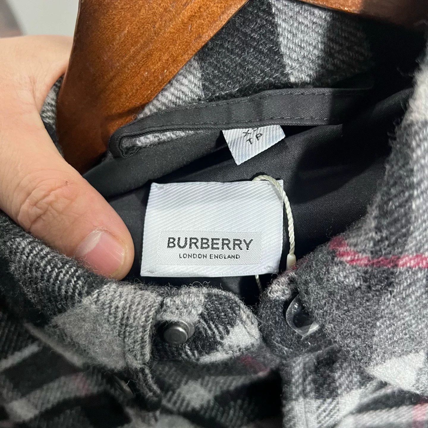 Burberry Burberry Wool Plaid Coat XS Women Size XS / US 0-2 / IT 36-38 - 3 Thumbnail