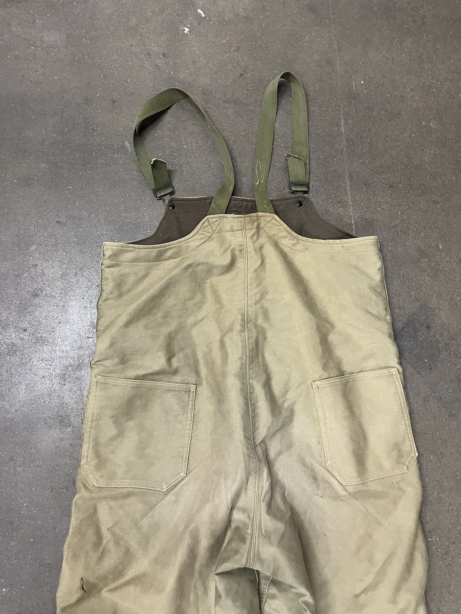 Vintage Vintage 1940s WW2 US Navy Deck Pants Bib Overalls Size L Size US L / EU 52-54 / 3 - 6 Thumbnail