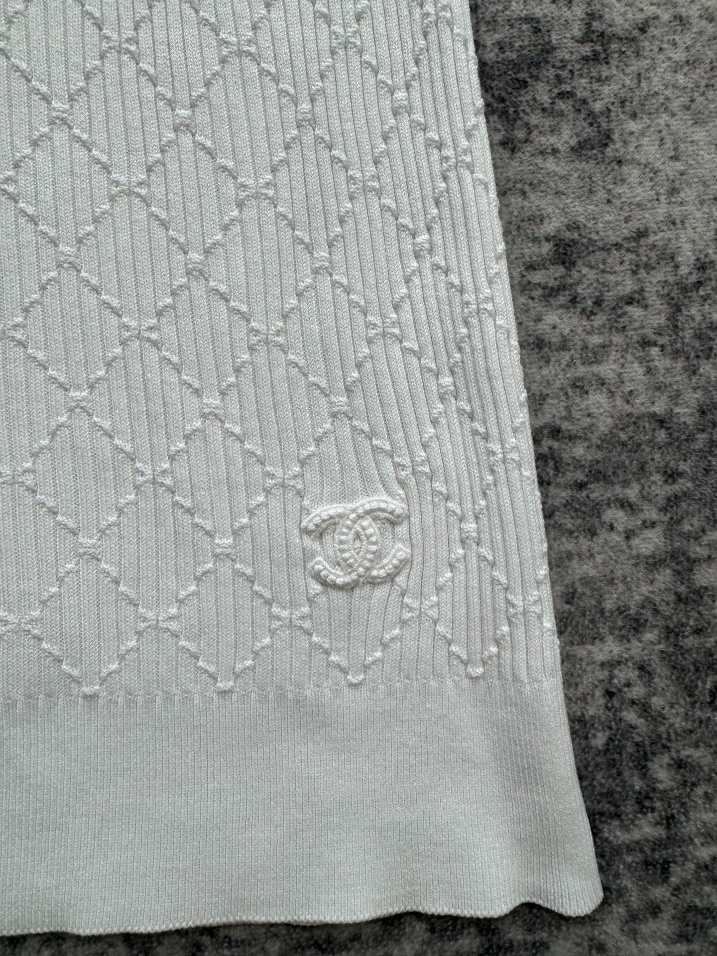 Chanel Chanel Women's Vest Size S / US 4 / IT 40 - 3 Thumbnail