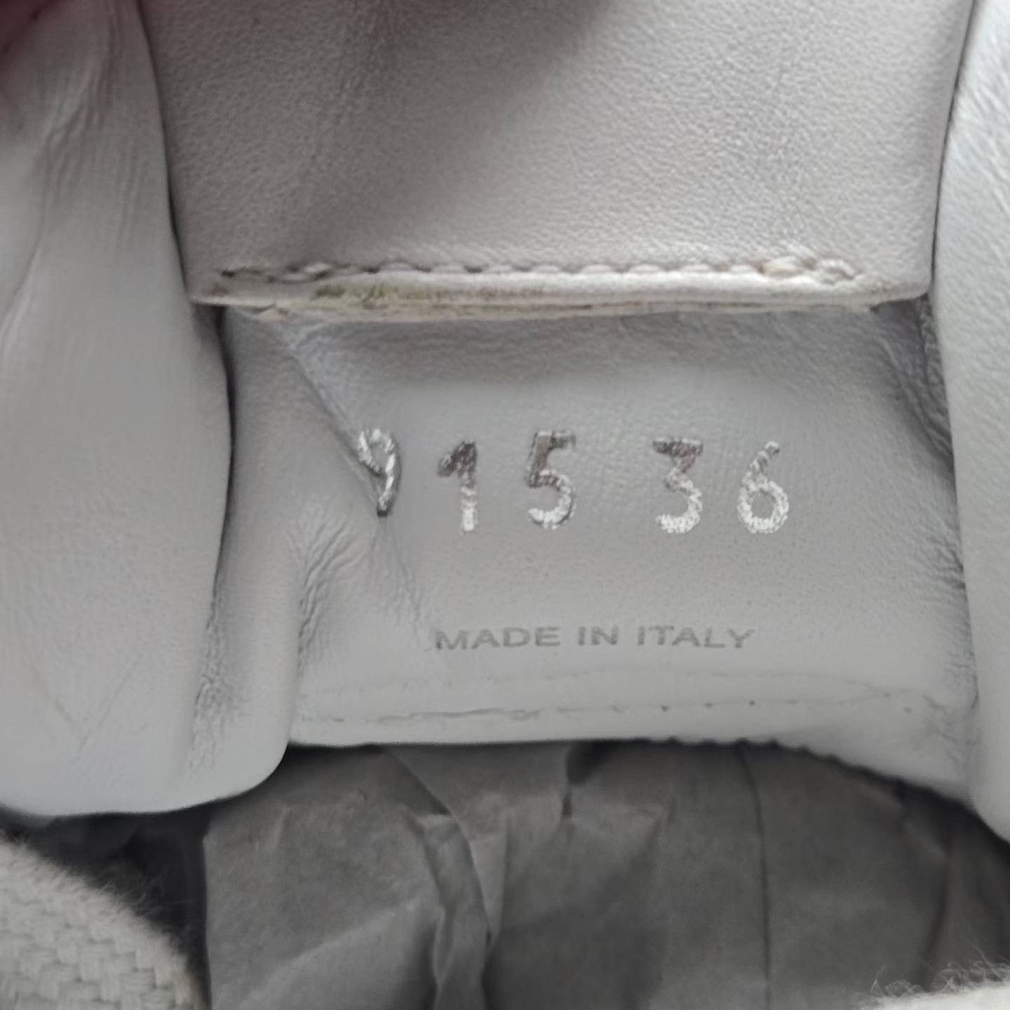 Miu Miu MIU MIU Distressed White Mules Size US 5 / IT 35 - 5 Thumbnail