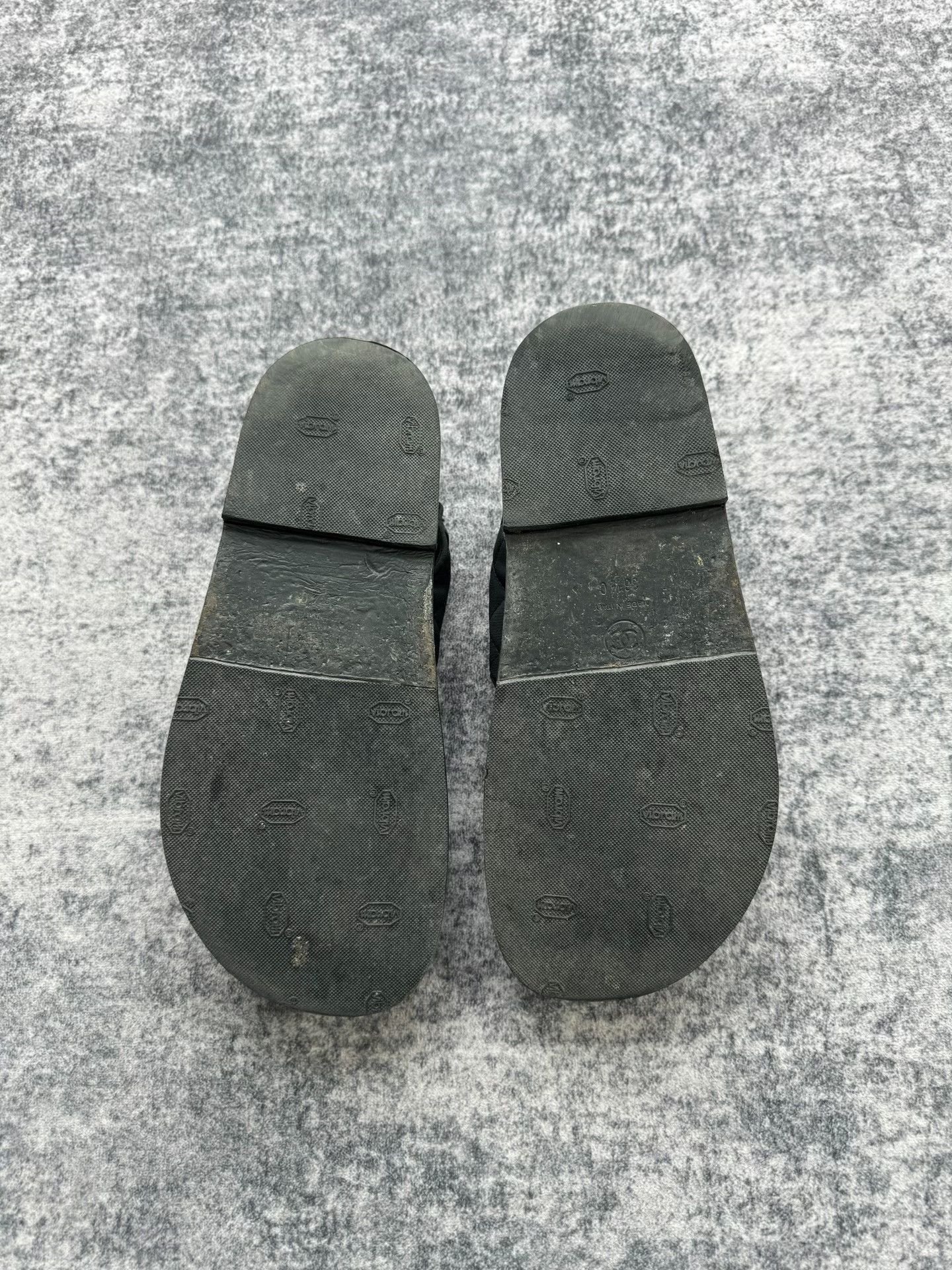 Chanel Chanel Diamond Logo Velcro Sandals Size US 5.5 / IT 35.5 - 7 Thumbnail