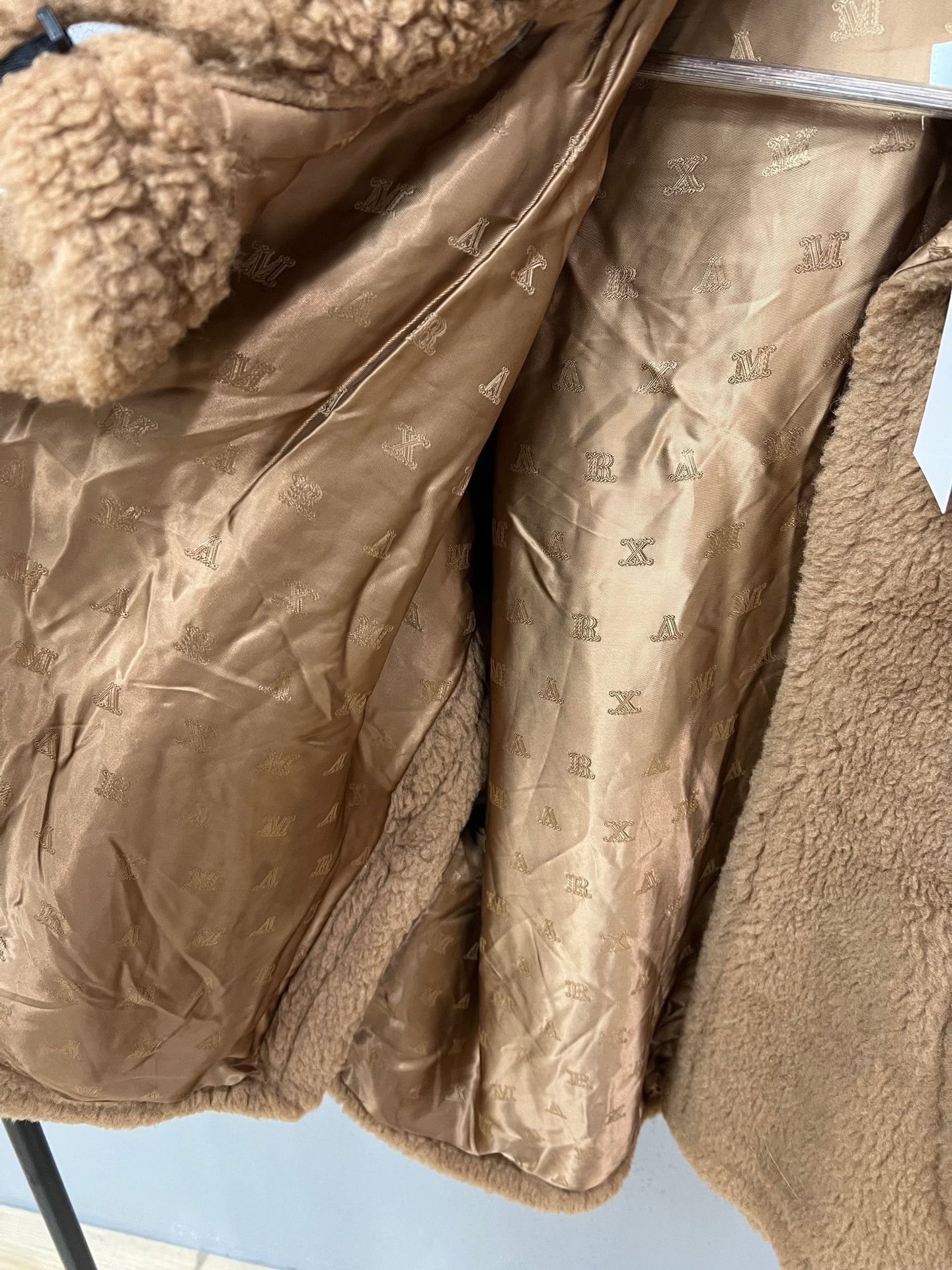 Max Mara MaxMara Classic Camel Teddy Cape Size XS / US 0-2 / IT 36-38 - 3 Thumbnail