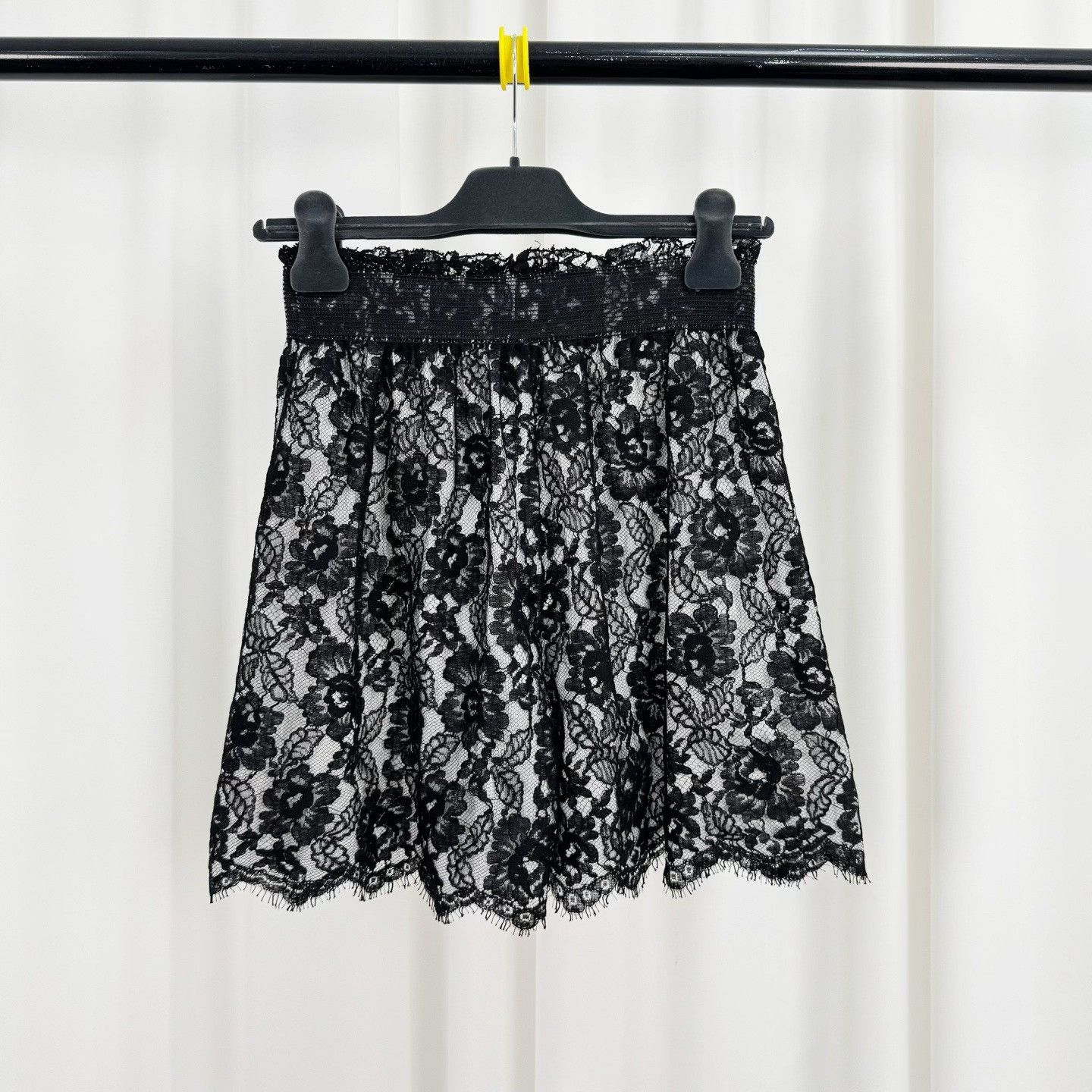 Chanel Chanel Black Lace Logo Shorts Size 34" / US 12 / IT 48 - 2 Thumbnail