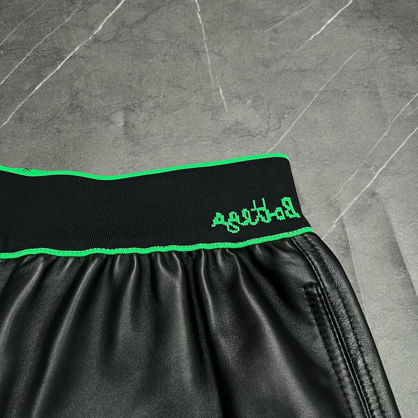 Bottega Veneta BOTTEGA VENETA Lambskin Shorts Size US 30 / EU 46 - 2 Thumbnail