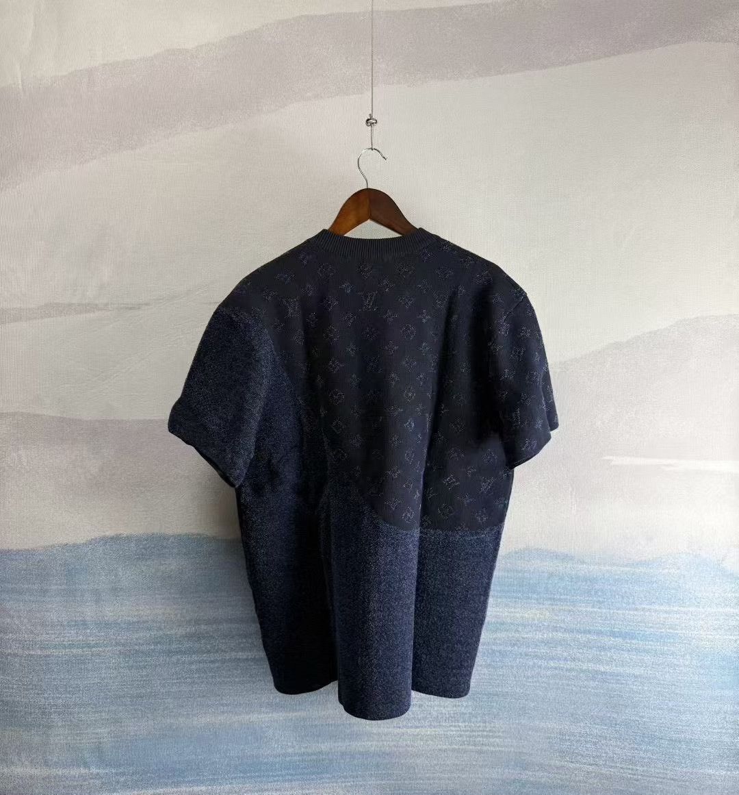 Louis Vuitton Louis Vuitton Flocked Paneled Embossed Short-Sleeve Size US L / EU 52-54 / 3 - 3 Thumbnail