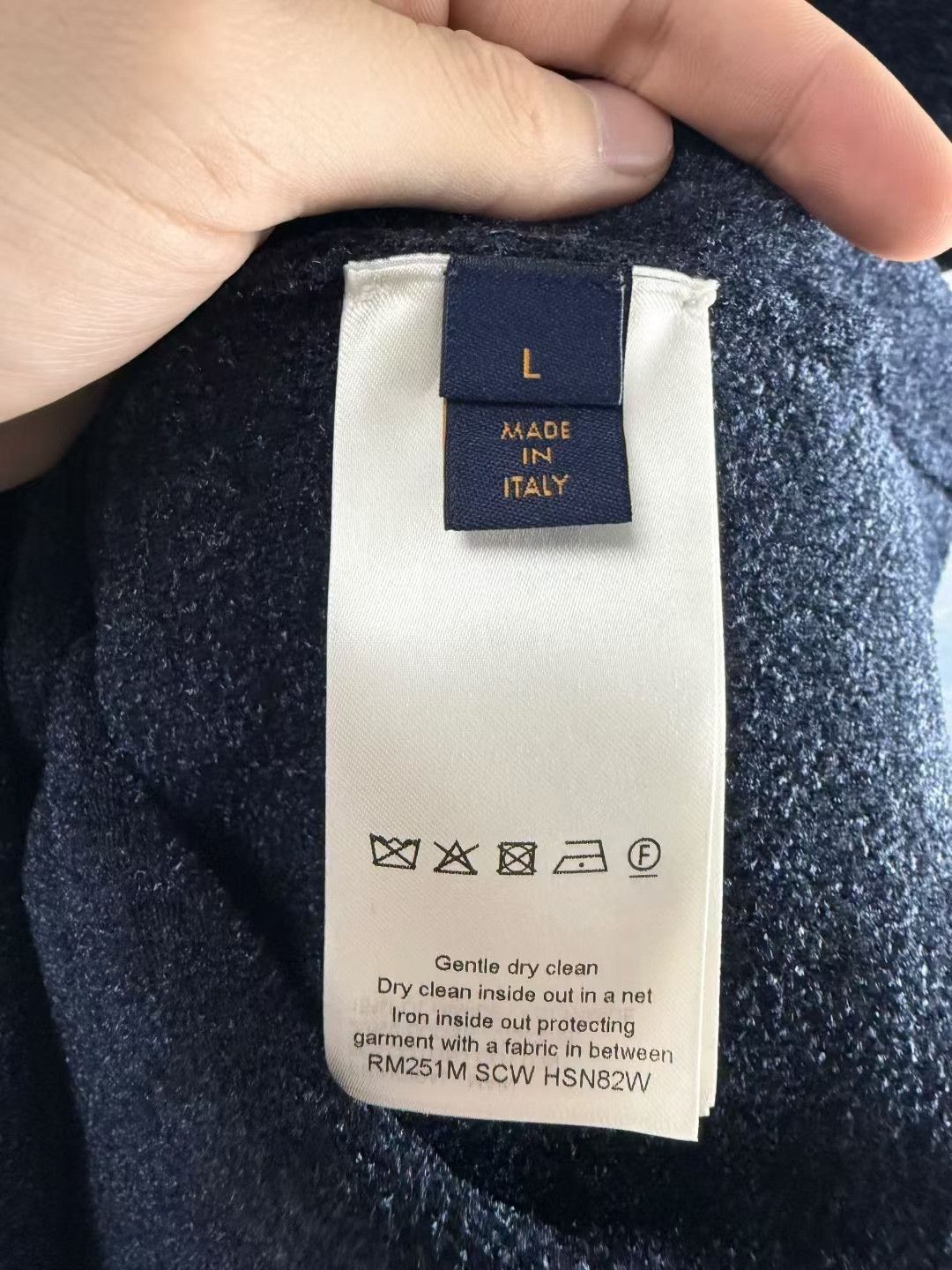 Louis Vuitton Louis Vuitton Flocked Paneled Embossed Short-Sleeve Size US L / EU 52-54 / 3 - 4 Thumbnail