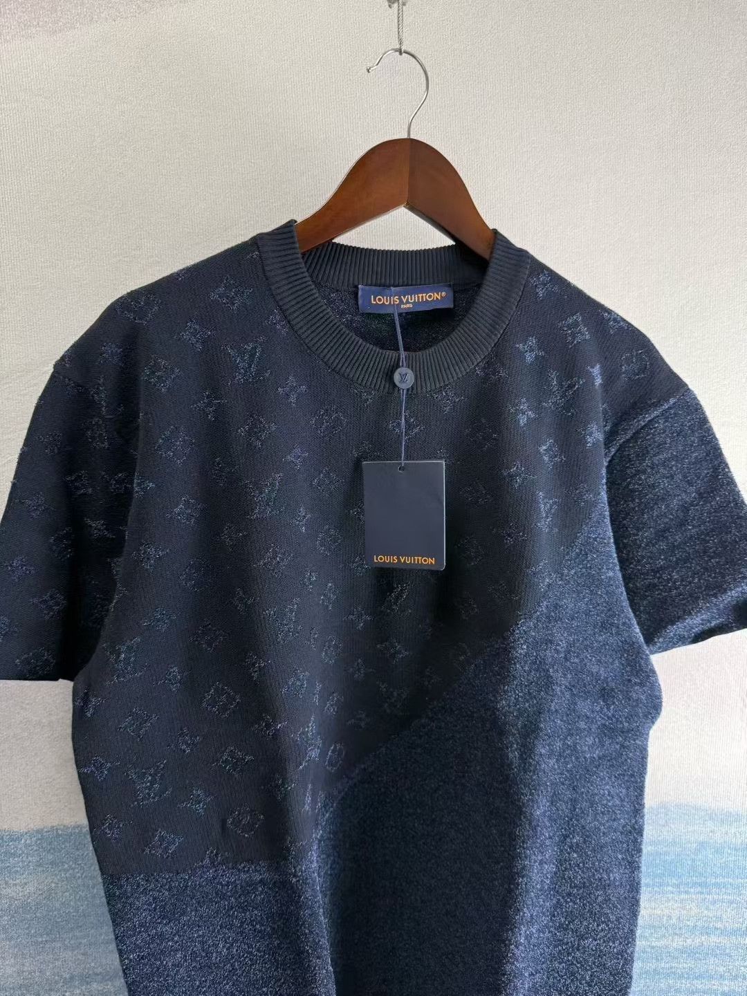 Louis Vuitton Louis Vuitton Flocked Paneled Embossed Short-Sleeve Size US L / EU 52-54 / 3 - 2 Thumbnail