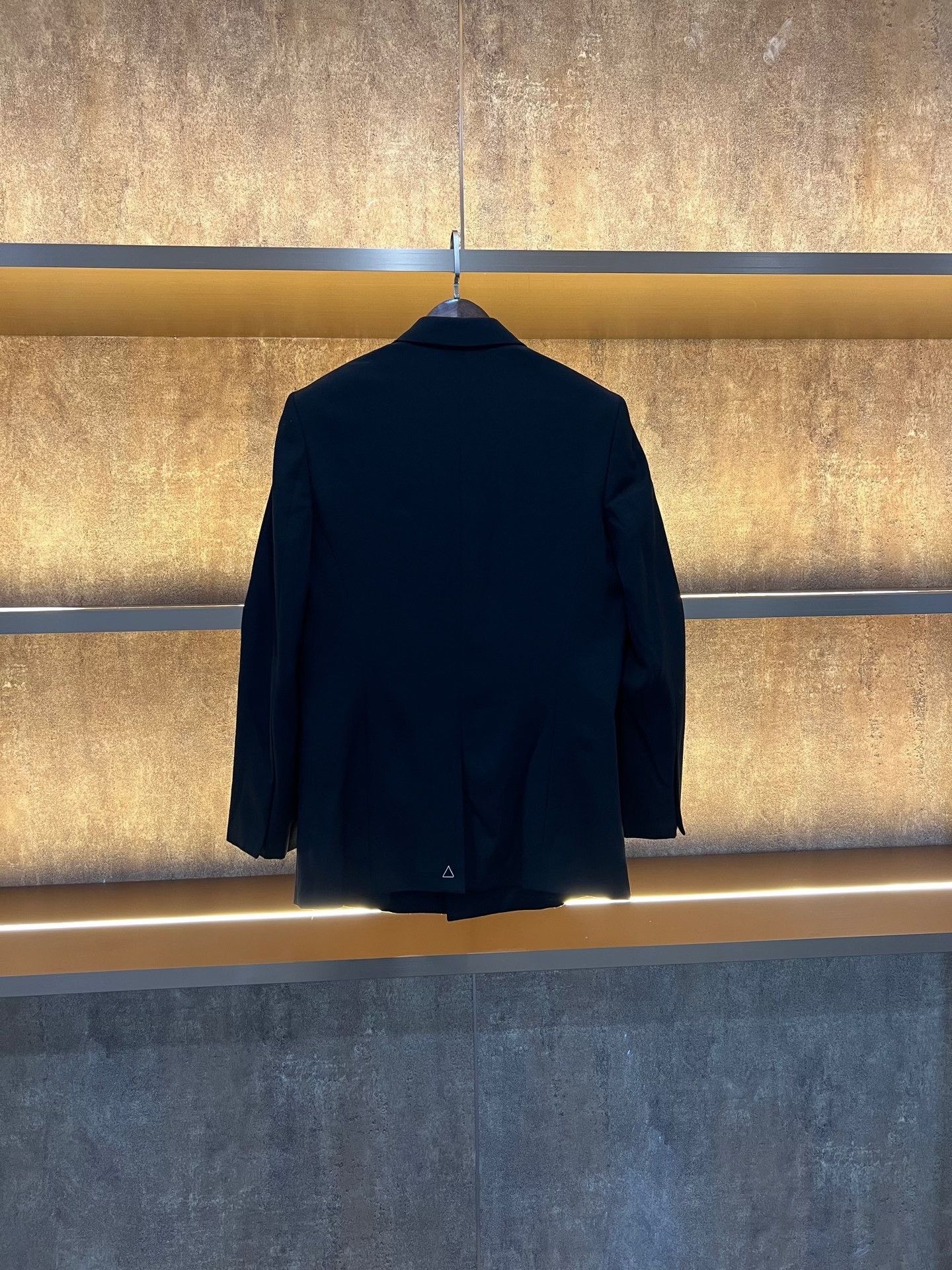 Bottega Veneta Bottega Veneta Black Triangle Logo Blazer Size XS / US 0-2 / IT 36-38 - 2 Thumbnail