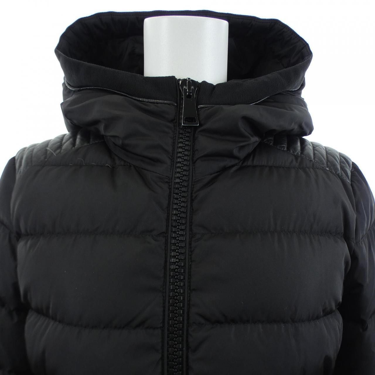 Moncler Moncler Moncler TALEVE Down Coat Others Outerwear TALEVE DUTY FREE for USA Size ONE SIZE - 7 Thumbnail