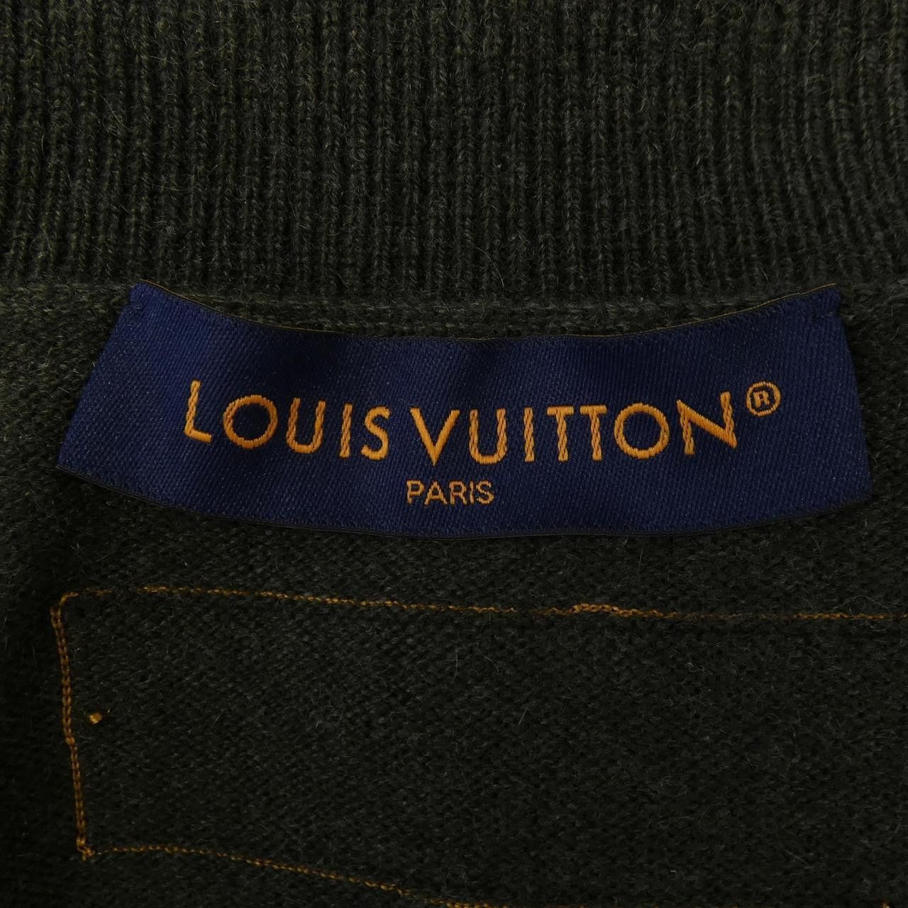 Louis Vuitton Louis Vuitton Louis Vuitton LVSE LV Embossed Cashmere Turtleneck Knitwear Textile Tops HMN41WGK1 DUTY FREE for USA Size ONE SIZE - 4 Thumbnail