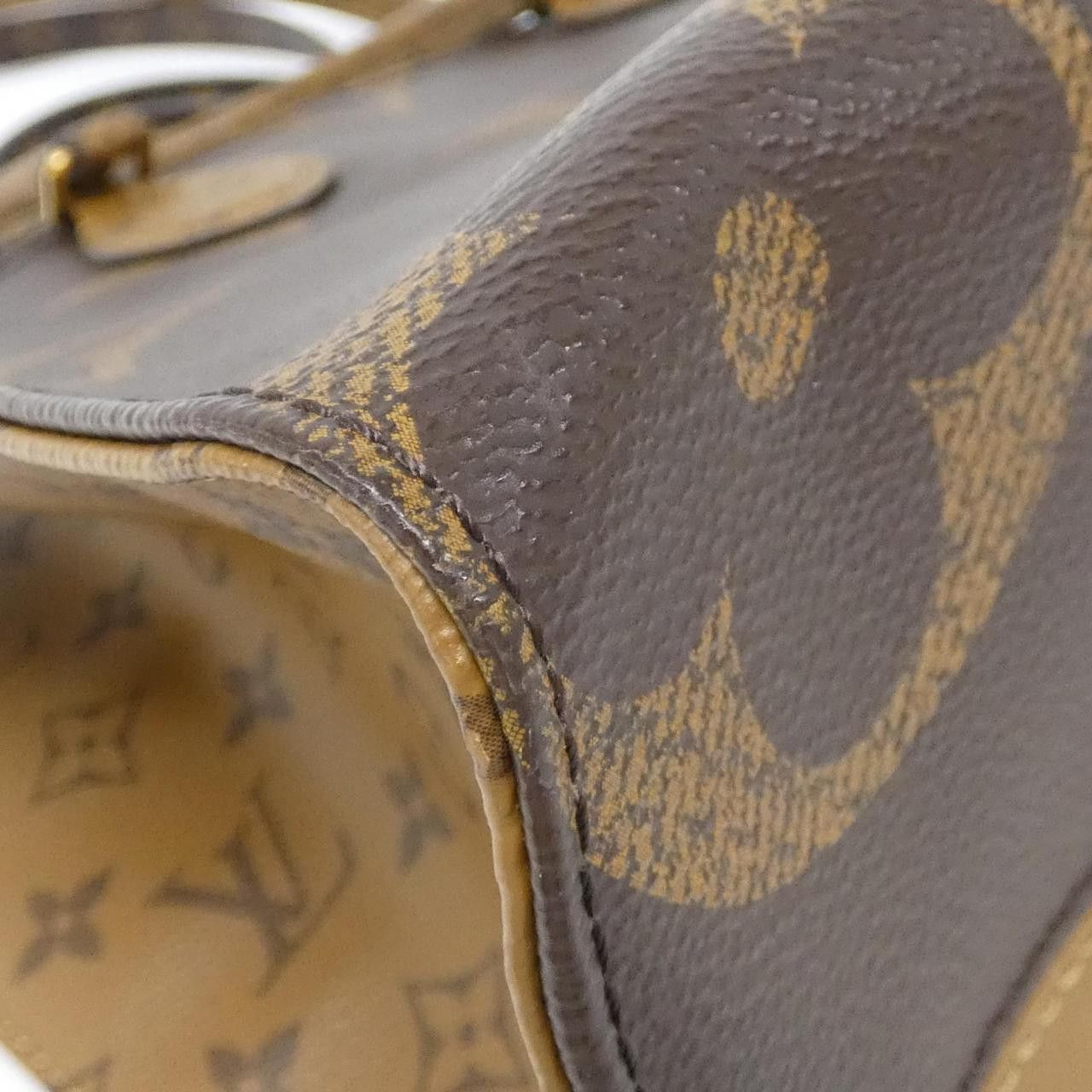 Louis Vuitton Louis Vuitton Louis Vuitton Onthego Monogram Giant Tote Bag Textile Tote Bag M45039 DUTY FREE for USA Size ONE SIZE - 3 Thumbnail
