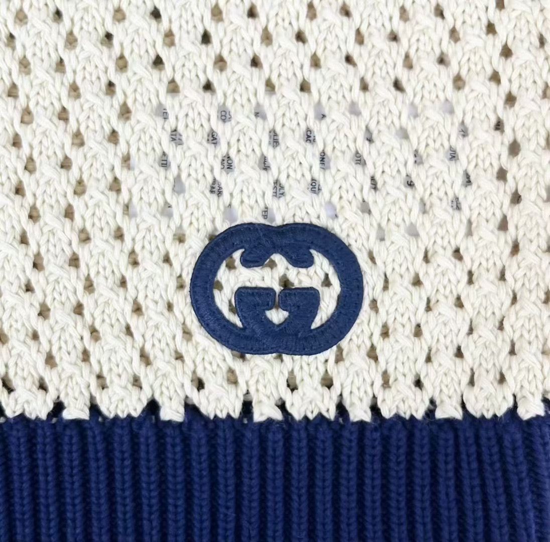 Gucci Gucci White Openwork Gold Buckle Knit Sweater Size US M / EU 48-50 / 2 - 5 Thumbnail