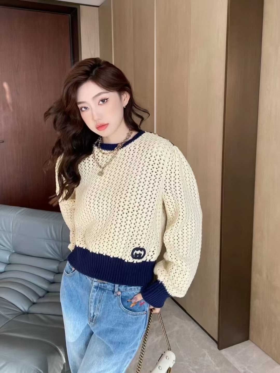 Gucci Gucci White Openwork Gold Buckle Knit Sweater Size US M / EU 48-50 / 2 - 8 Thumbnail