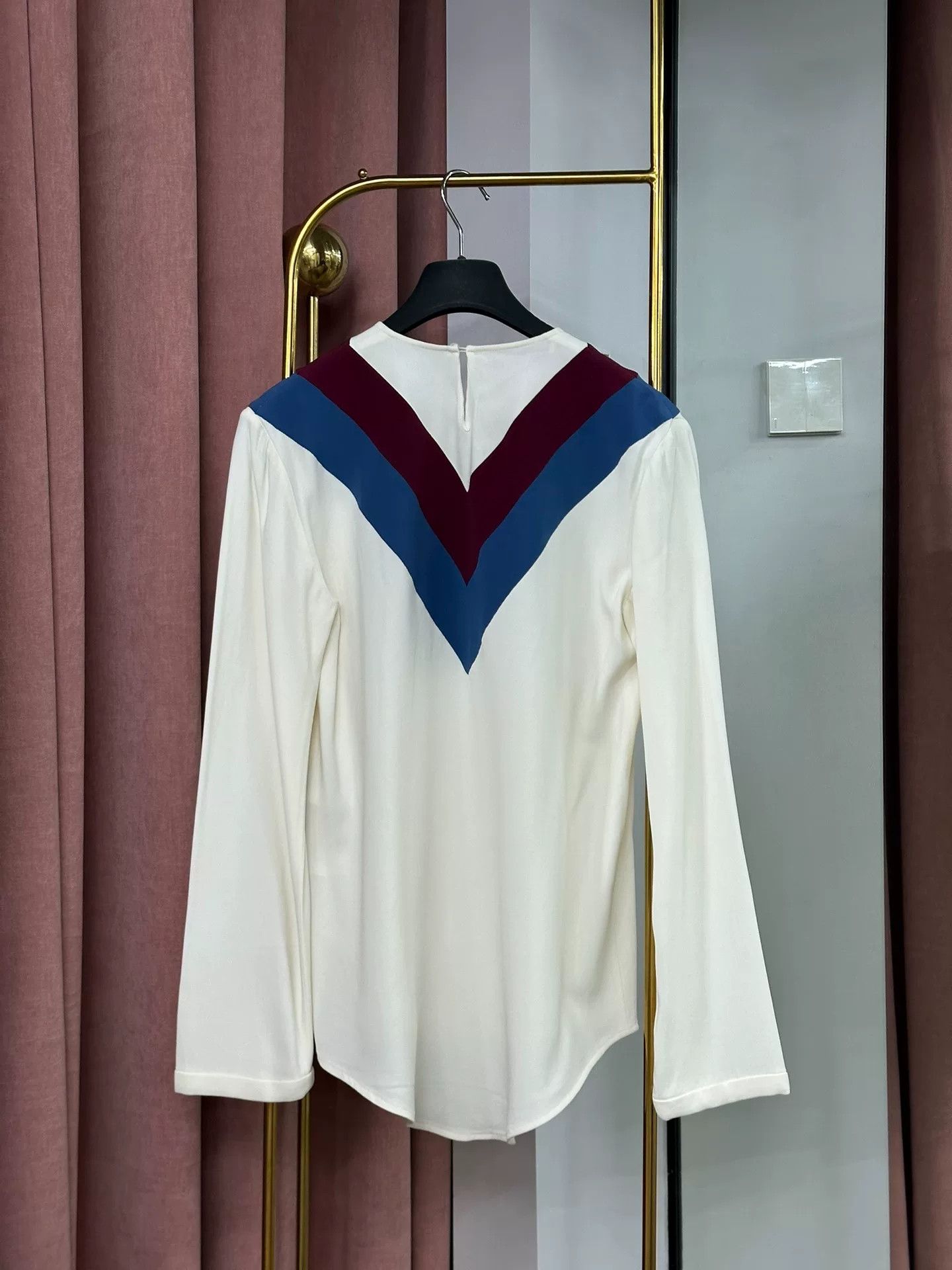 Stella McCartney Stella McCartney White V-Neck Long-Sleeve Shirt Size XS / US 0-2 / IT 36-38 - 3 Thumbnail