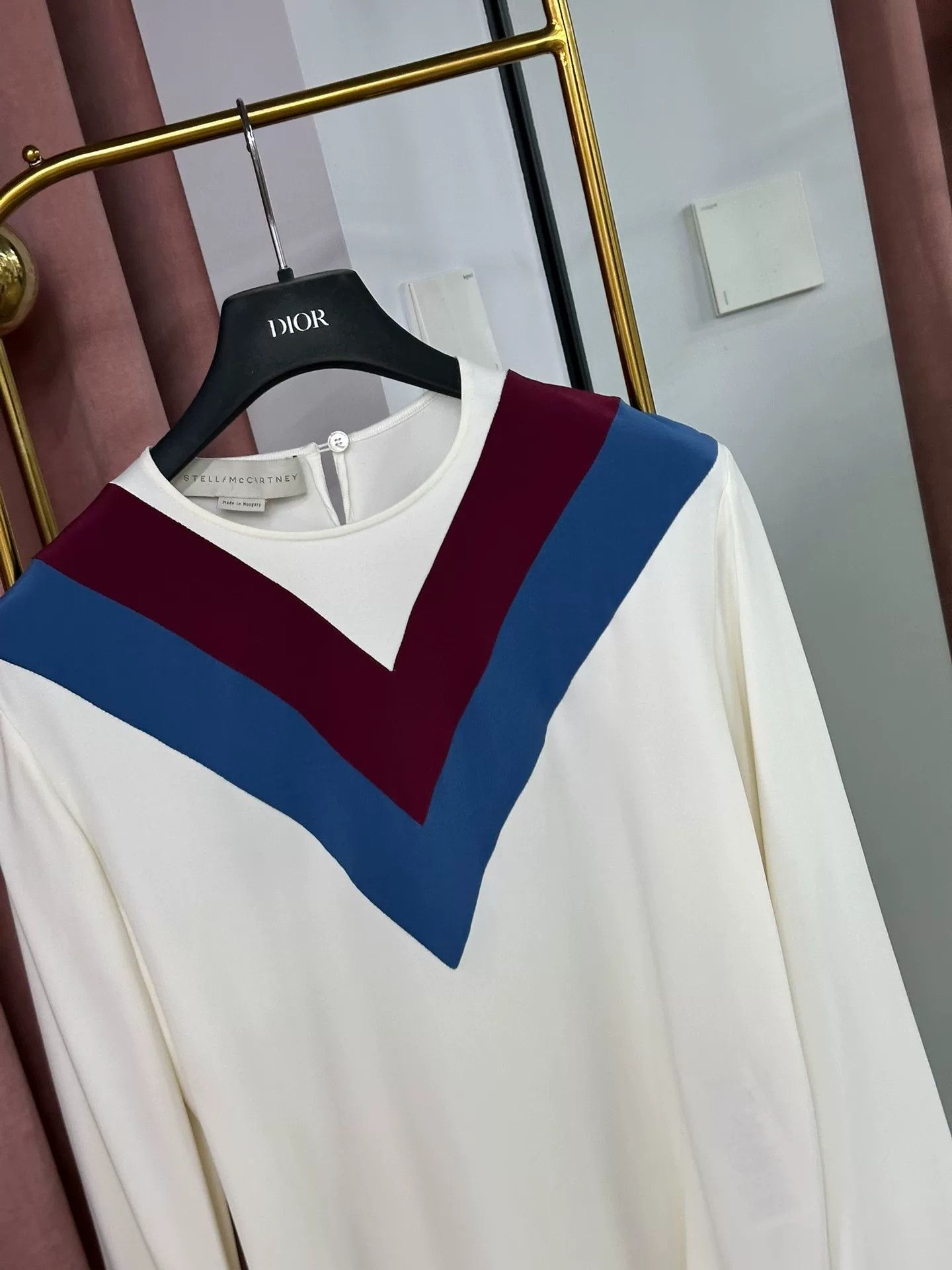 Stella McCartney Stella McCartney White V-Neck Long-Sleeve Shirt Size XS / US 0-2 / IT 36-38 - 2 Thumbnail