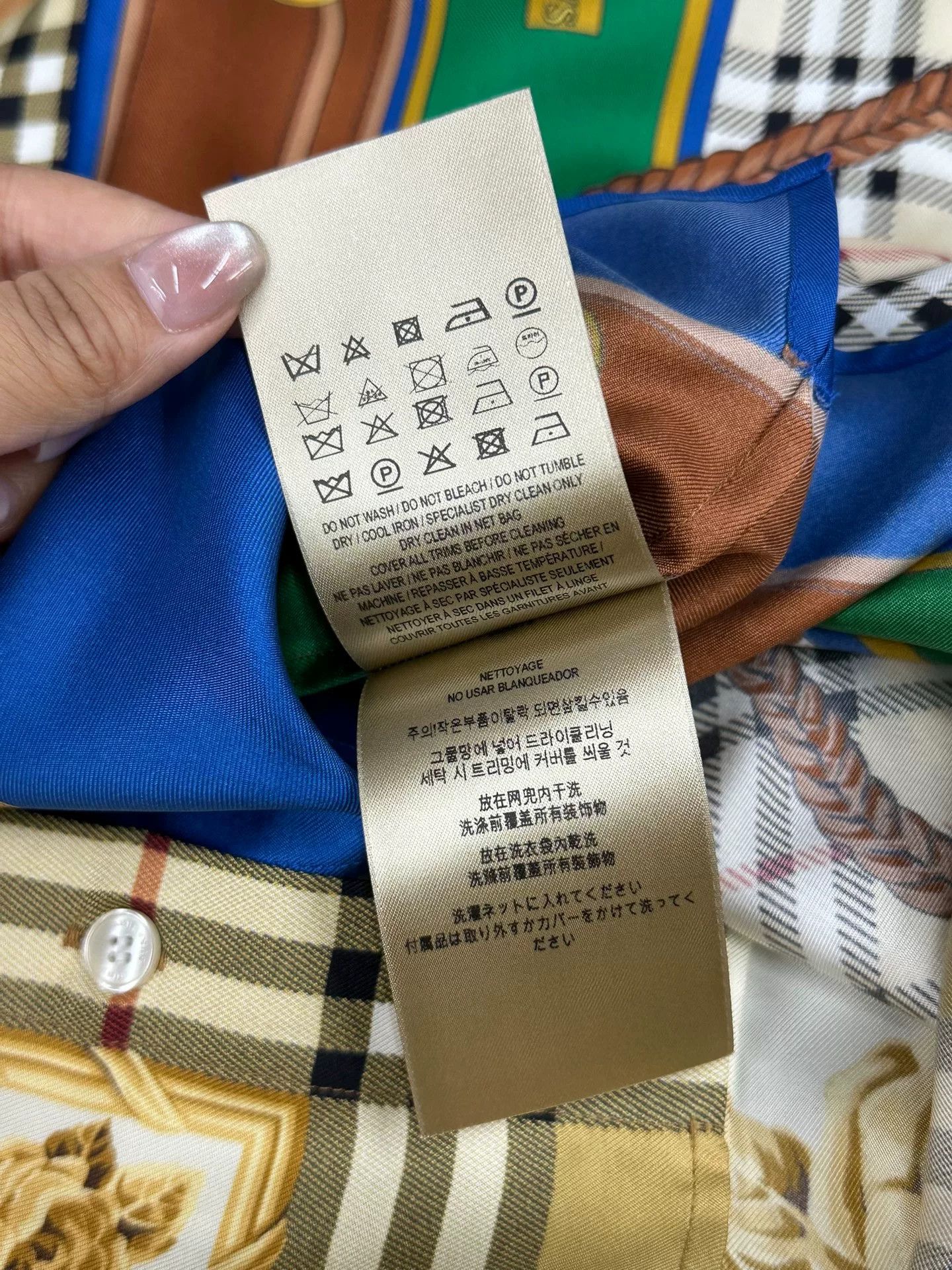 Burberry Burberry Printed Tie-Waist Silk Shirt Size XS / US 0-2 / IT 36-38 - 6 Thumbnail