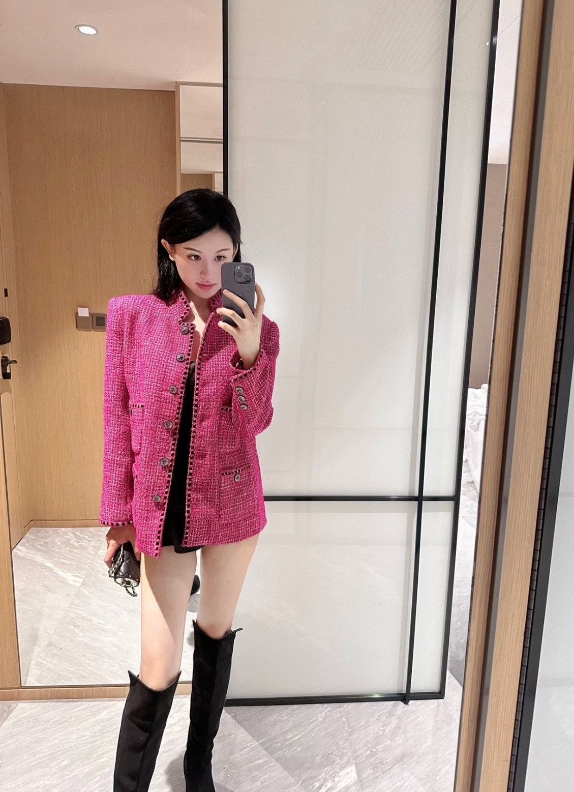 Chanel Chanel 22B Pink Collared Tweed Jacket Size XS / US 0-2 / IT 36-38 - 7 Thumbnail