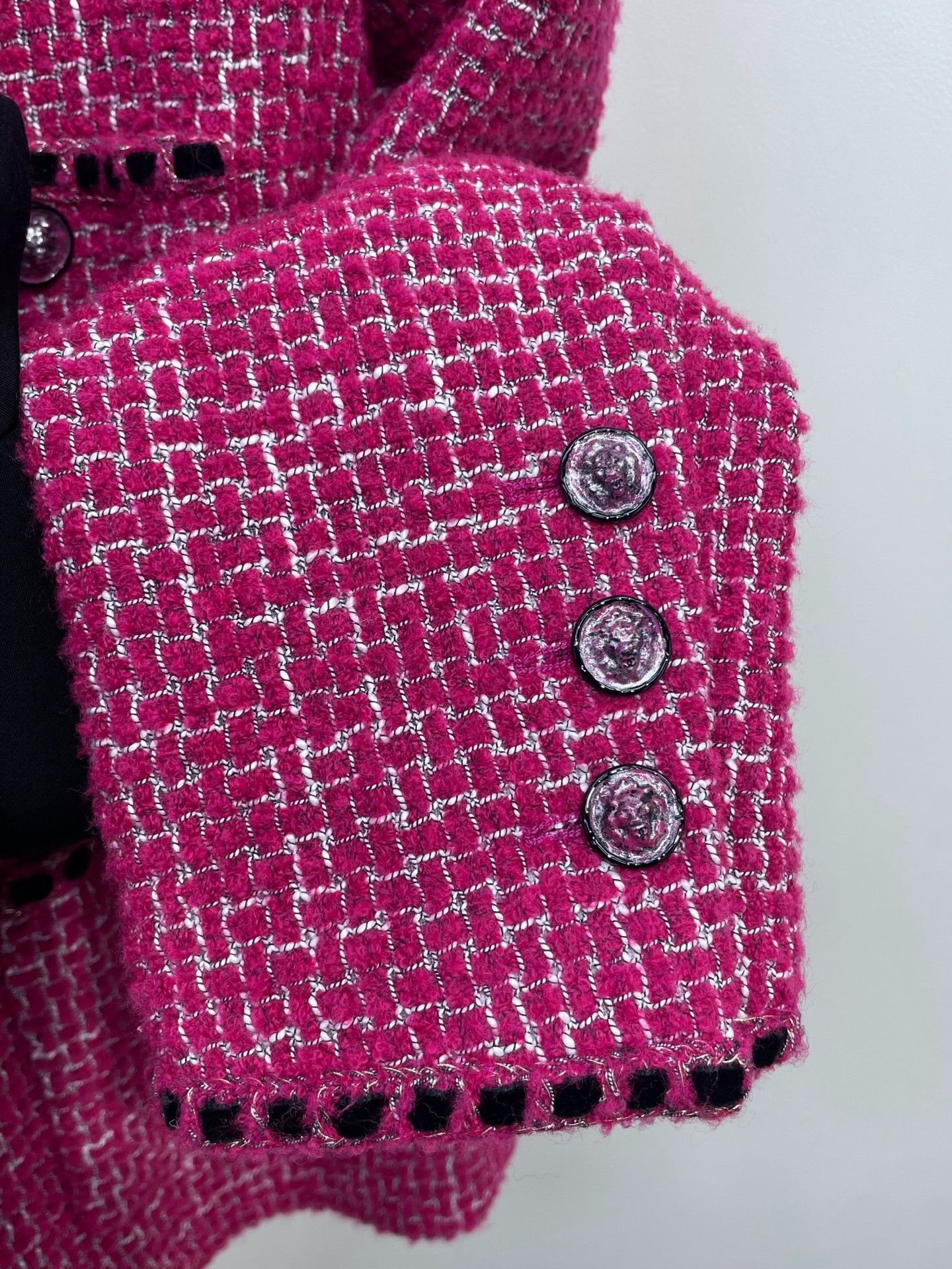 Chanel Chanel 22B Pink Collared Tweed Jacket Size XS / US 0-2 / IT 36-38 - 2 Thumbnail