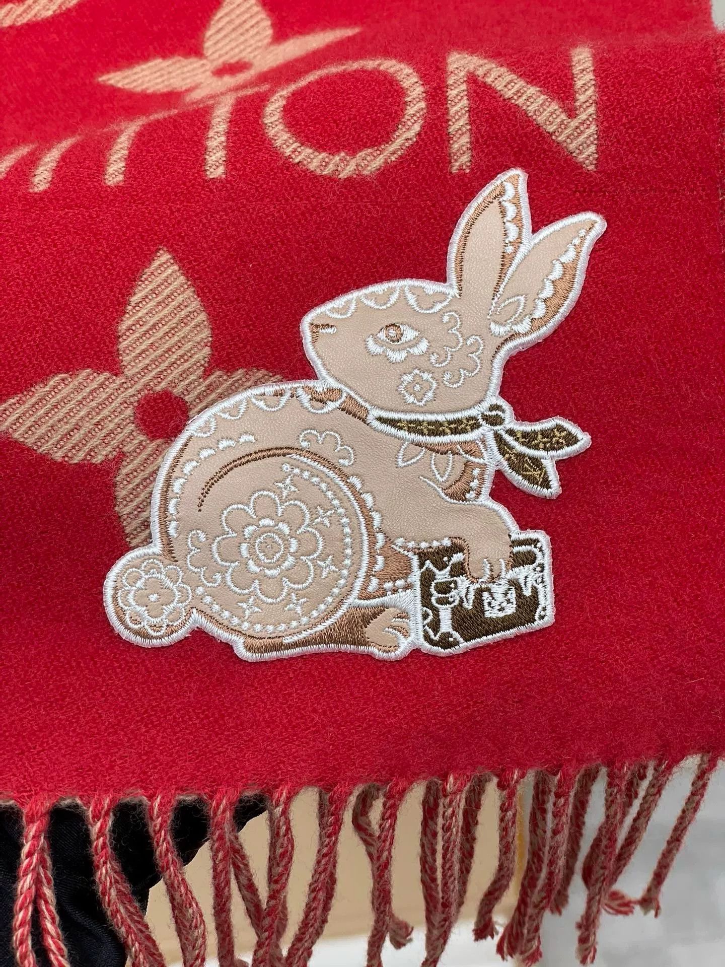 Louis Vuitton LV Rabbit Year Full Logo Red Scarf Size ONE SIZE - 5 Thumbnail