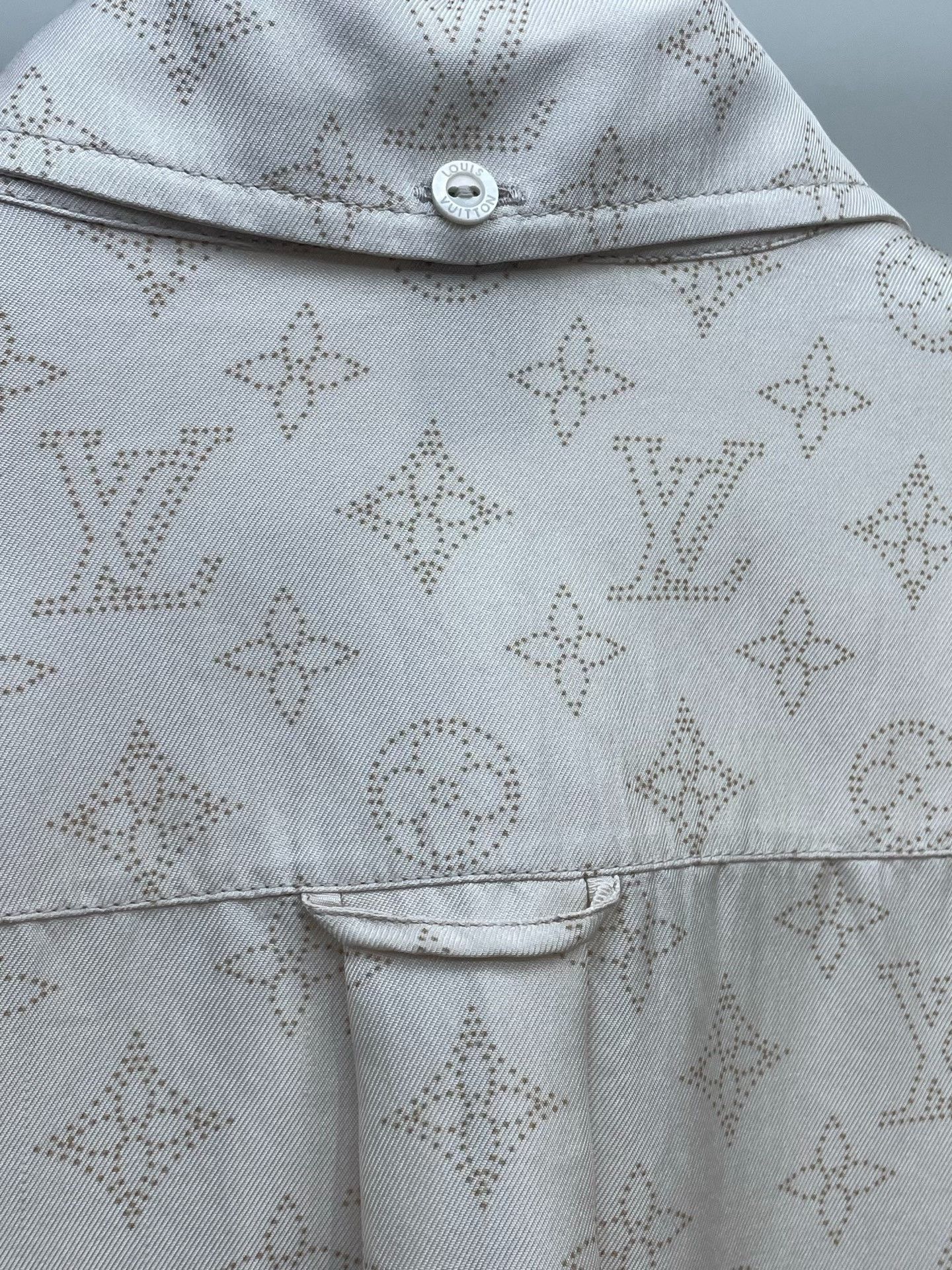 Louis Vuitton Louis Vuitton Classic Monogram Silk Shirt Size XS / US 0-2 / IT 36-38 - 3 Thumbnail