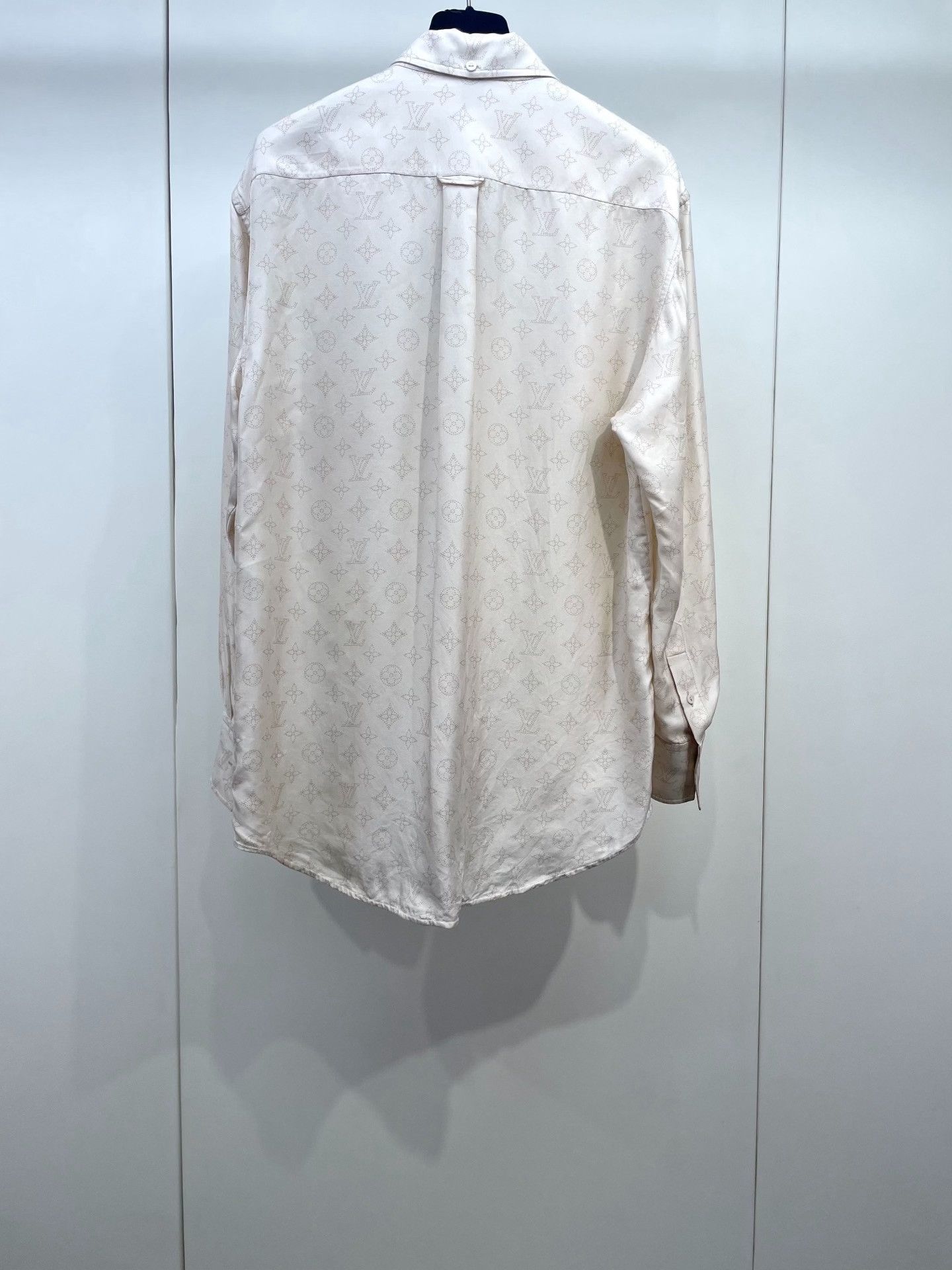 Louis Vuitton Louis Vuitton Classic Monogram Silk Shirt Size XS / US 0-2 / IT 36-38 - 2 Thumbnail