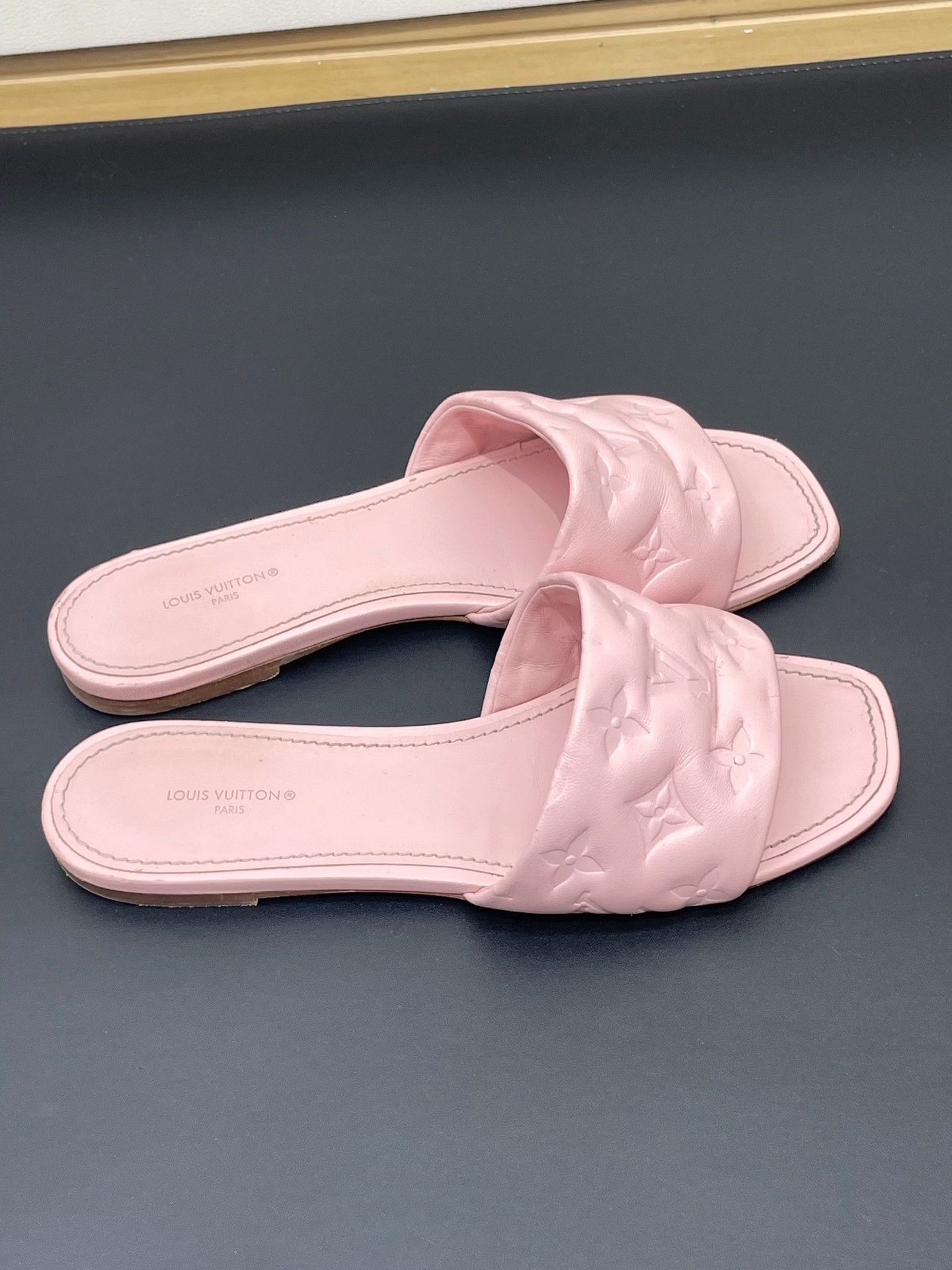 Louis Vuitton Louis Vuitton Pink Slippers Size US 7 / IT 37 - 2 Thumbnail
