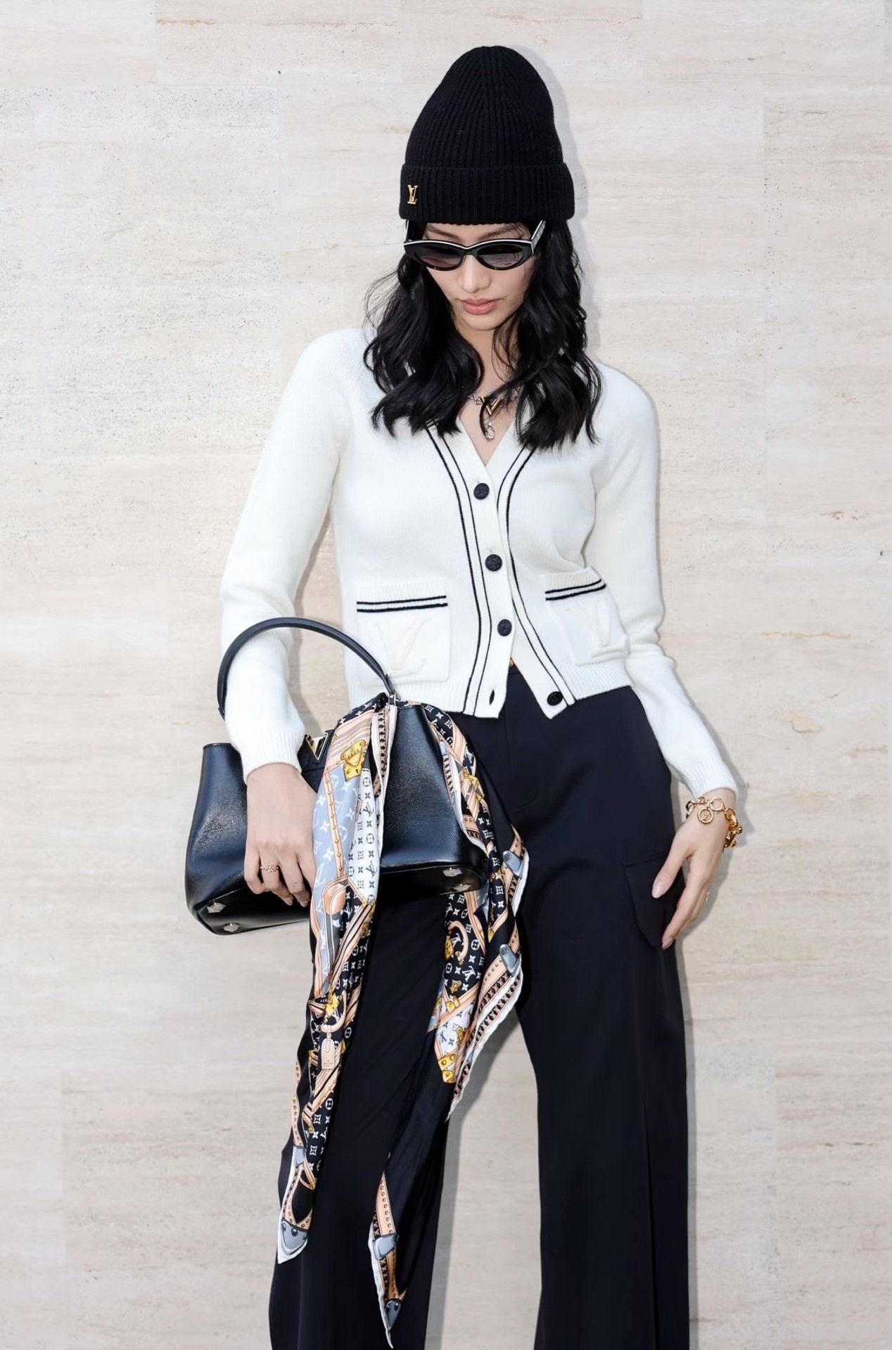 Louis Vuitton Louis Vuitton 25 White Knit Cardigan Size XS / US 0-2 / IT 36-38 - 9 Thumbnail