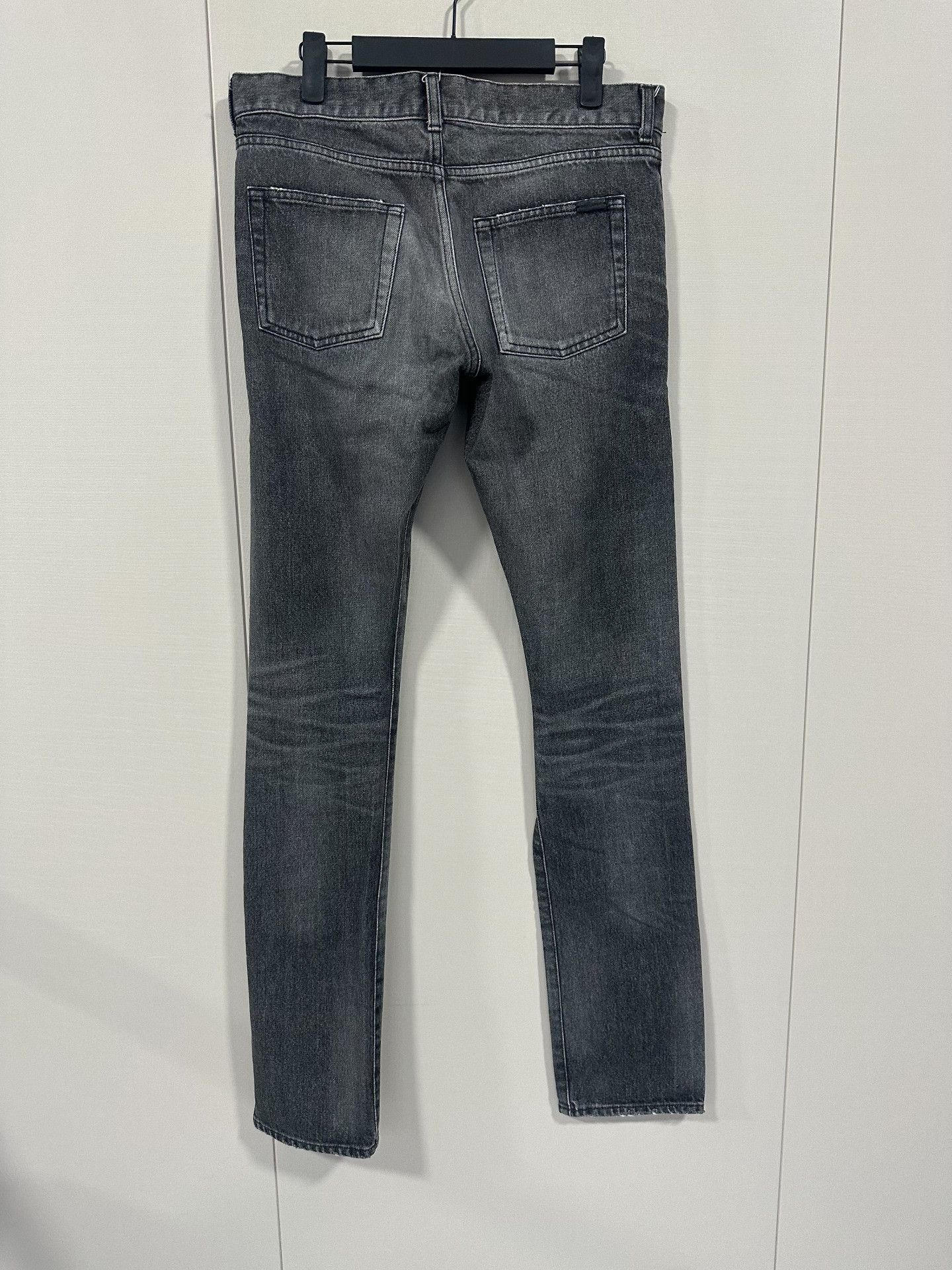 Saint Laurent Paris Saint Laurent D18 Washed Jeans Size US 29 - 2 Thumbnail