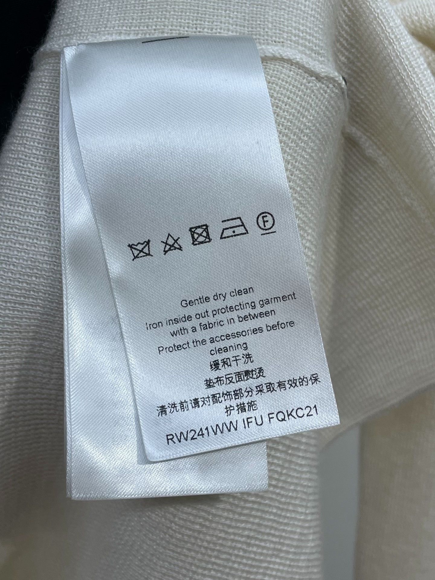 Louis Vuitton Louis Vuitton 24 Cashmere Cardigan Size S / US 4 / IT 40 - 8 Thumbnail
